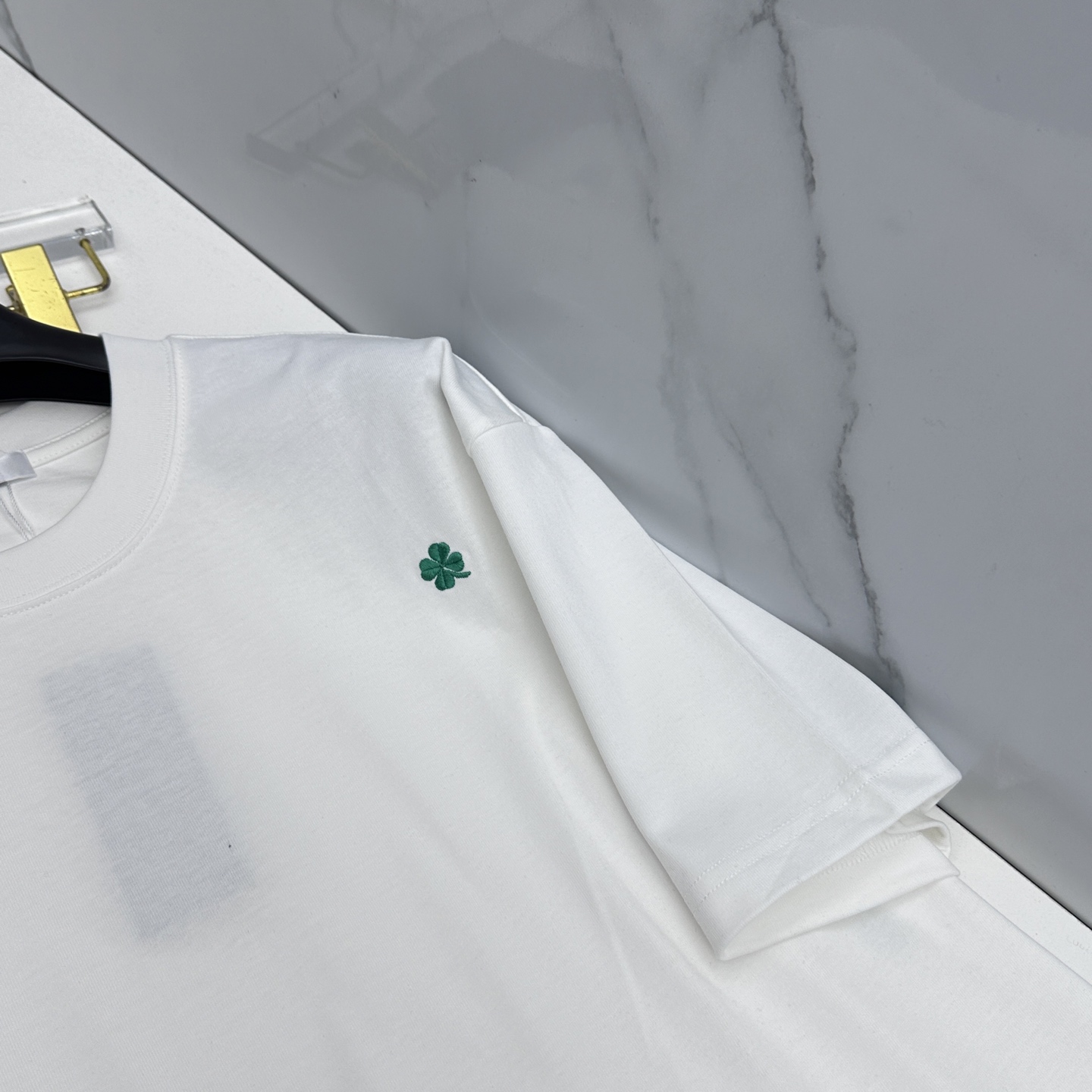 🆕Dior迪奥 2026春夏新款简约刺绣短袖 双纱纯棉面料 四叶草🍀刺绣 多元化搭配 是眼下时尚前沿的创