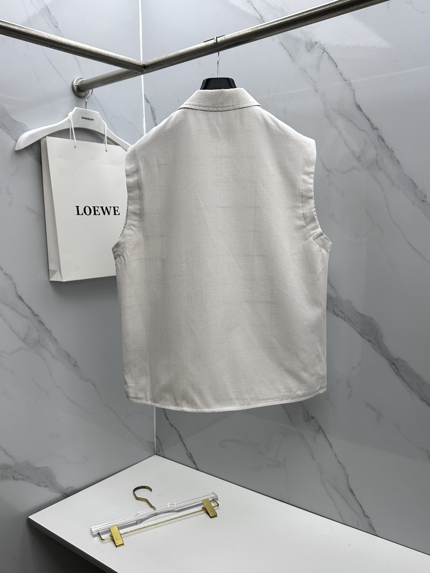 🆕Loro piana 早春系列，最新时尚翻领夹克马甲，处处细节显工艺足够的高级 结构性剪裁的设计改变来