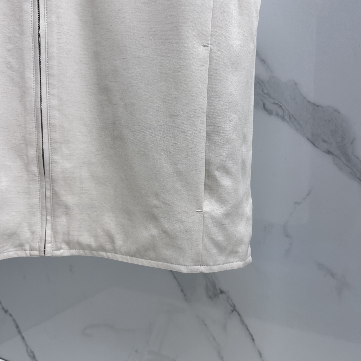 🆕Loro piana 早春系列，最新时尚翻领夹克马甲，处处细节显工艺足够的高级 结构性剪裁的设计改变来