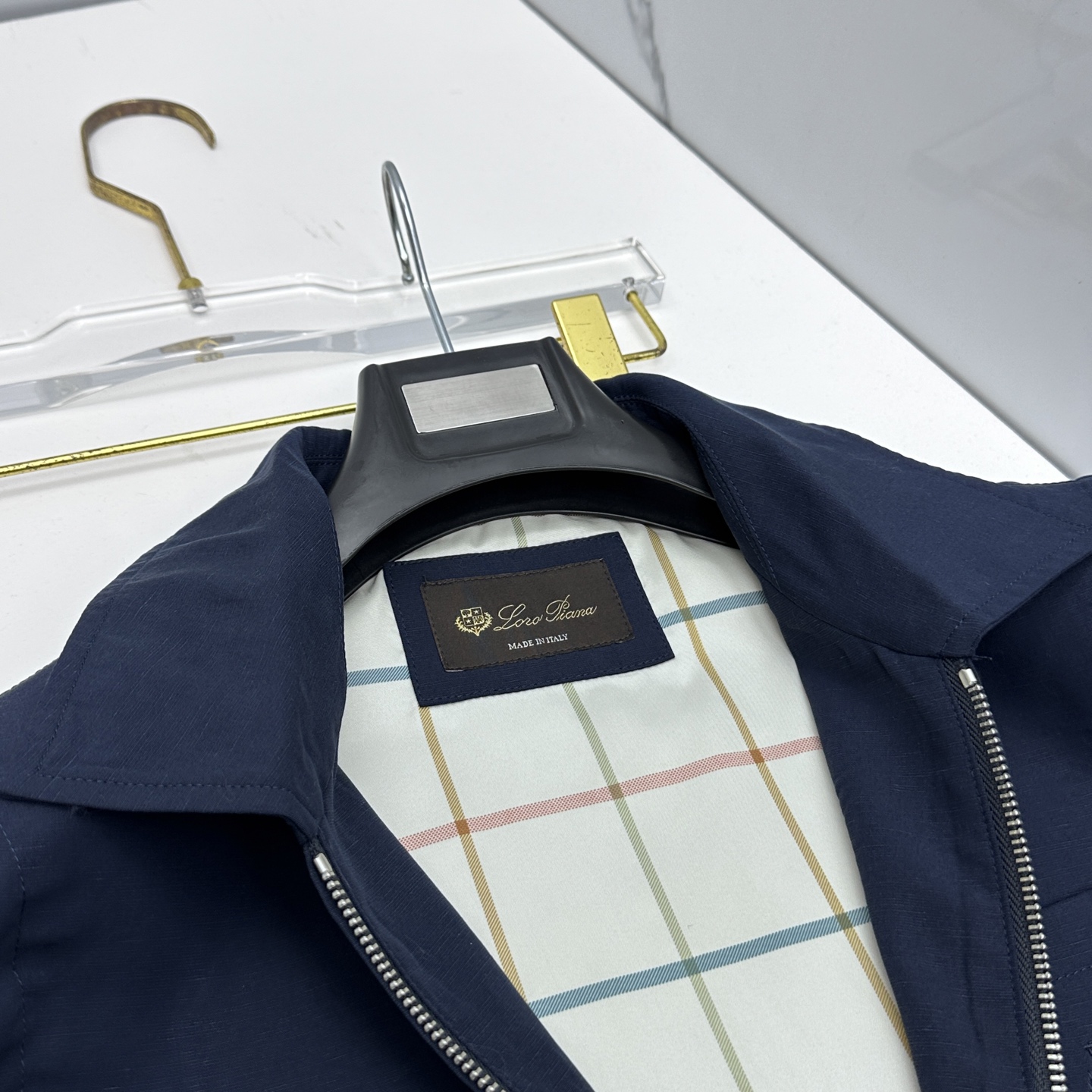 🆕Loro piana 早春系列，最新时尚翻领夹克马甲，处处细节显工艺足够的高级 结构性剪裁的设计改变来