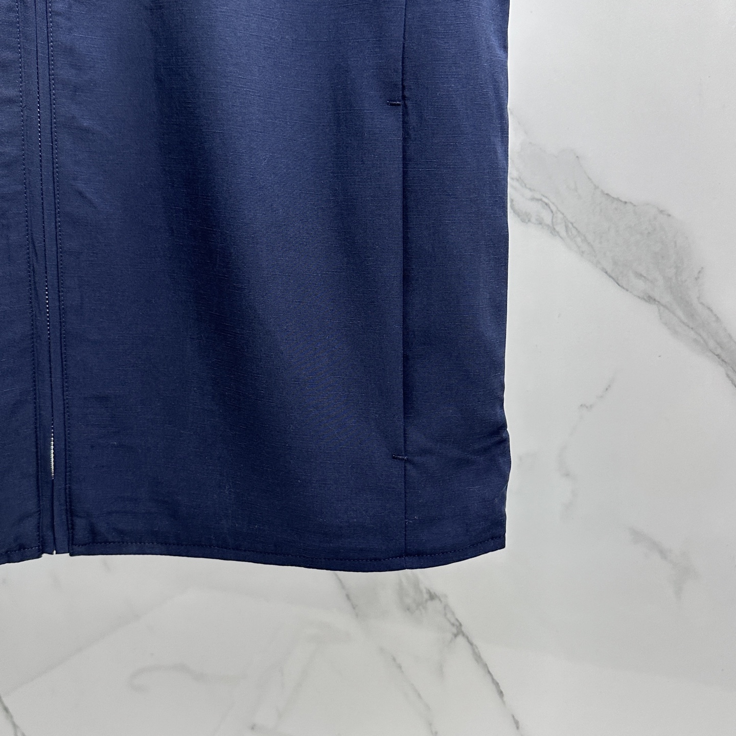 🆕Loro piana 早春系列，最新时尚翻领夹克马甲，处处细节显工艺足够的高级 结构性剪裁的设计改变来