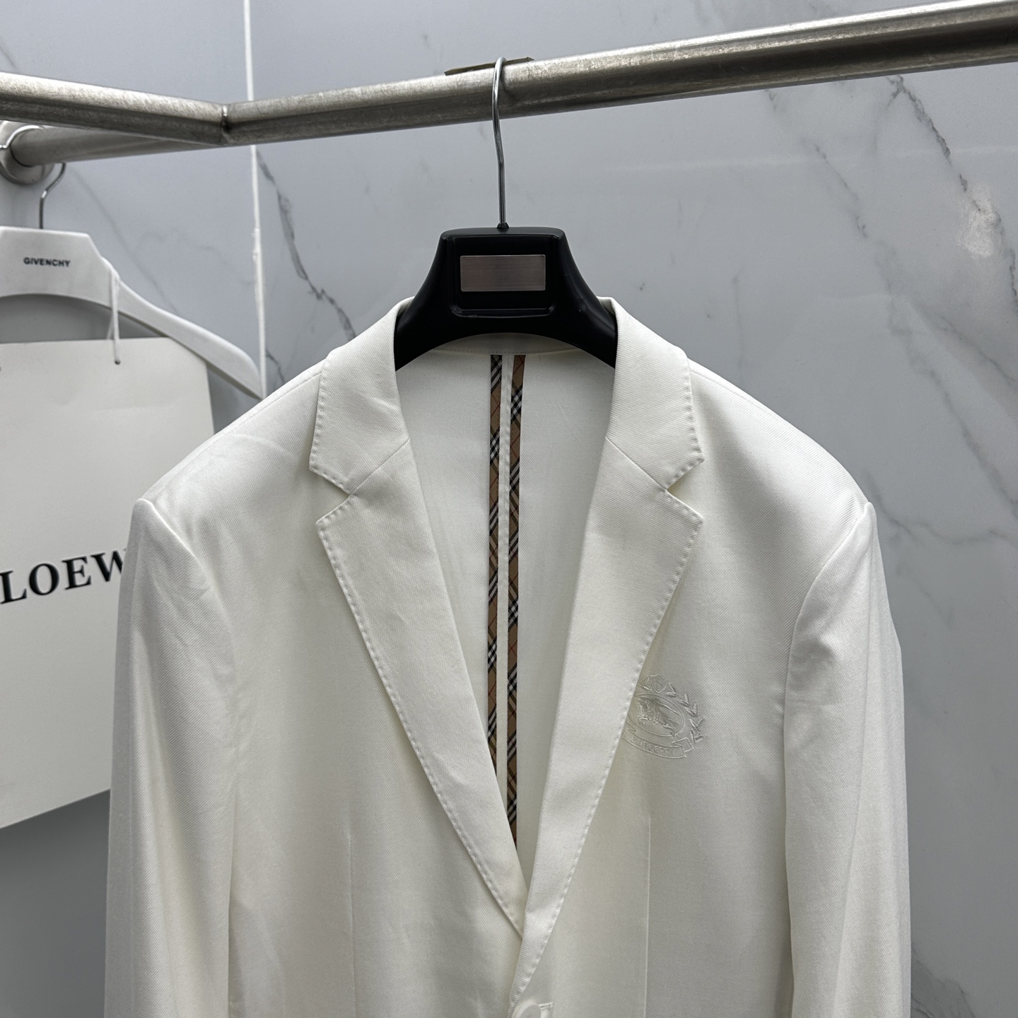 🆕Burberry巴宝莉 2026早春时尚系列，最新男款西装外套.定织定染面料，处处细节显工艺足够的高级