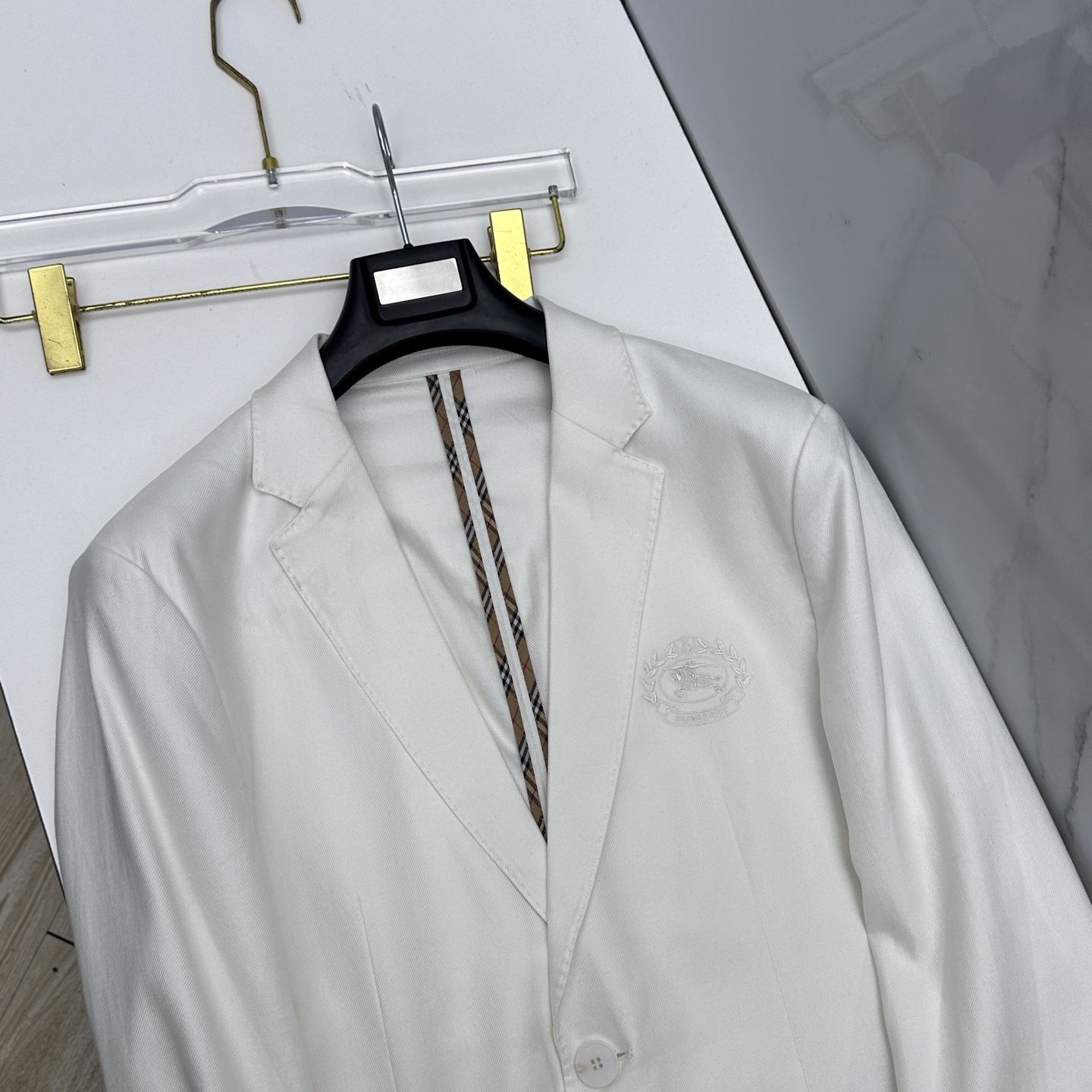 🆕Burberry巴宝莉 2026早春时尚系列，最新男款西装外套.定织定染面料，处处细节显工艺足够的高级
