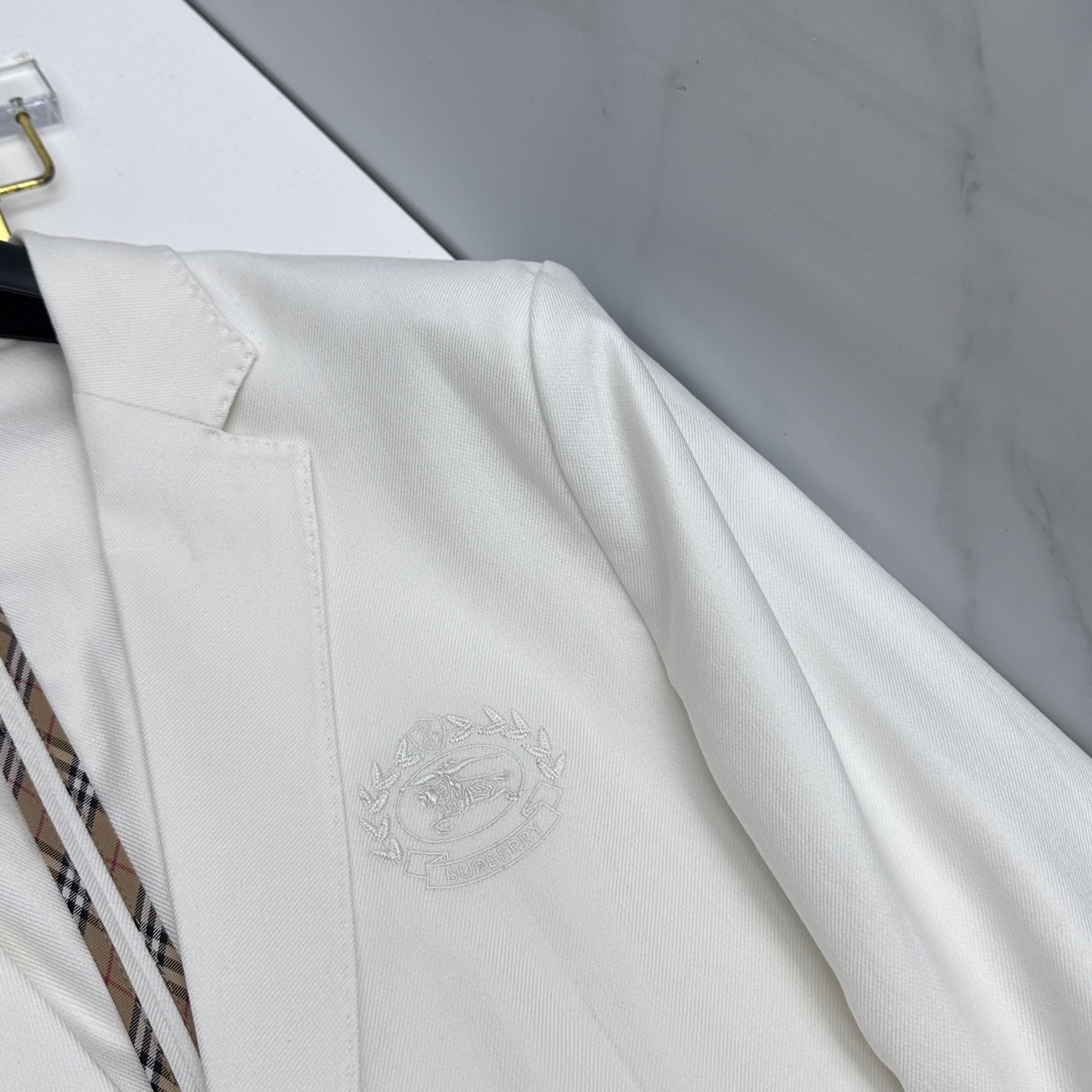 🆕Burberry巴宝莉 2026早春时尚系列，最新男款西装外套.定织定染面料，处处细节显工艺足够的高级