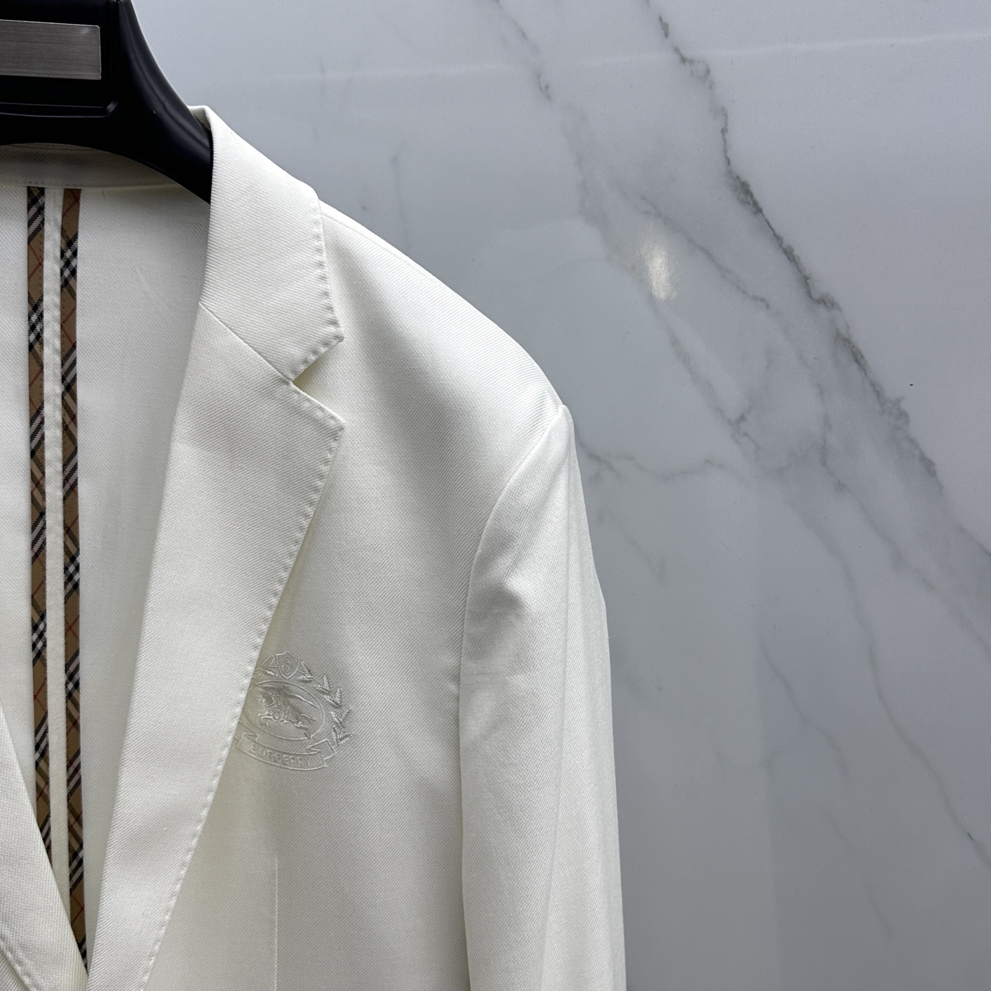 🆕Burberry巴宝莉 2026早春时尚系列，最新男款西装外套.定织定染面料，处处细节显工艺足够的高级