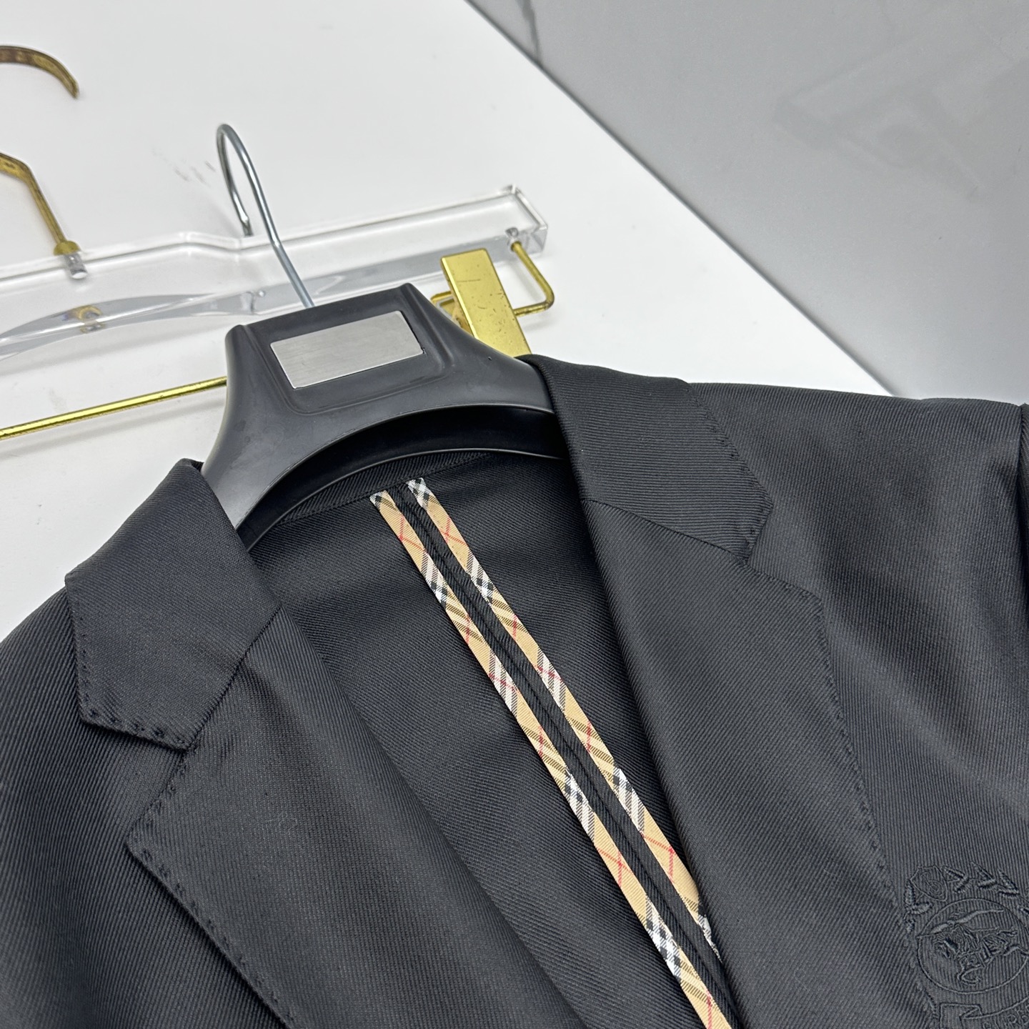 🆕Burberry巴宝莉 2026早春时尚系列，最新男款西装外套.定织定染面料，处处细节显工艺足够的高级