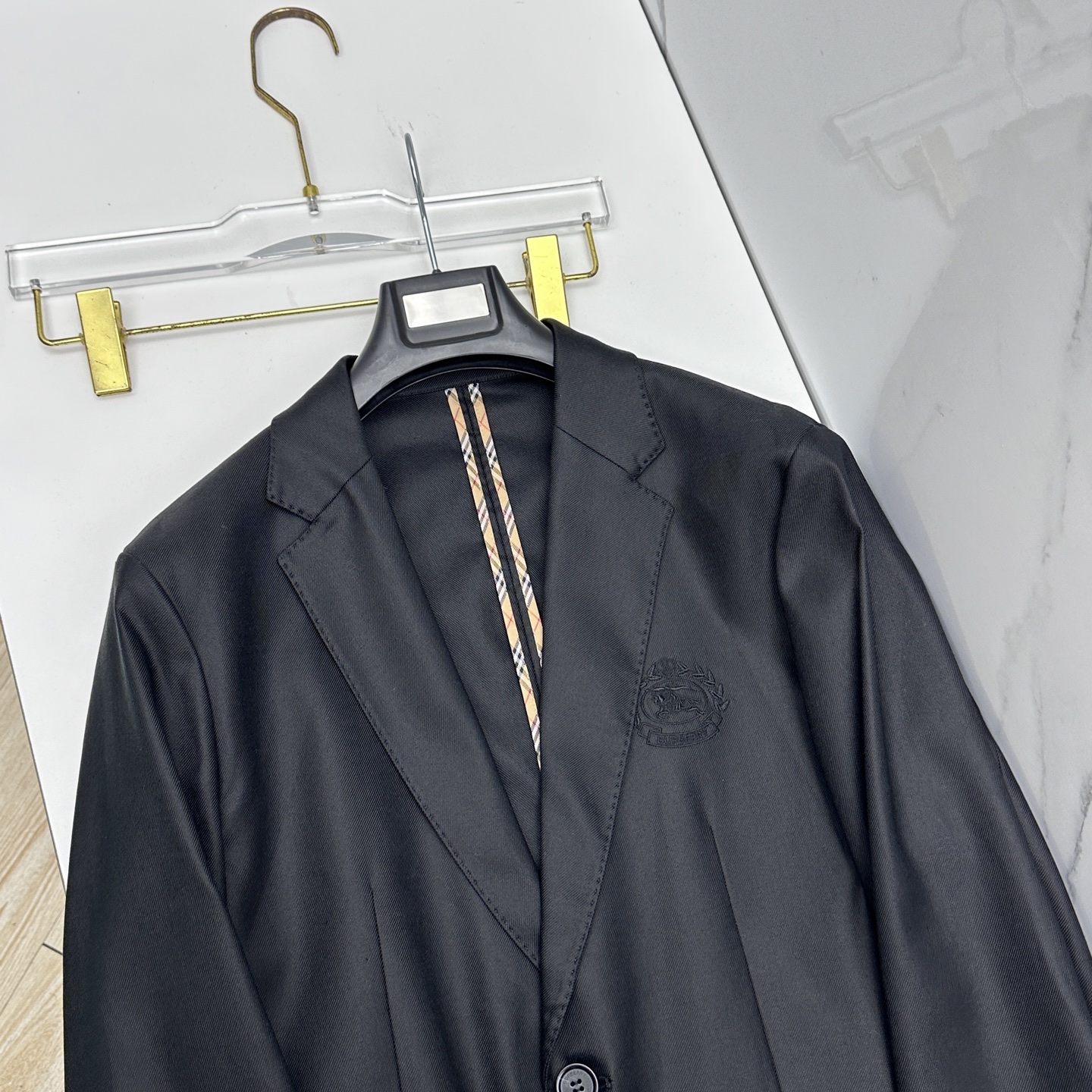 🆕Burberry巴宝莉 2026早春时尚系列，最新男款西装外套.定织定染面料，处处细节显工艺足够的高级