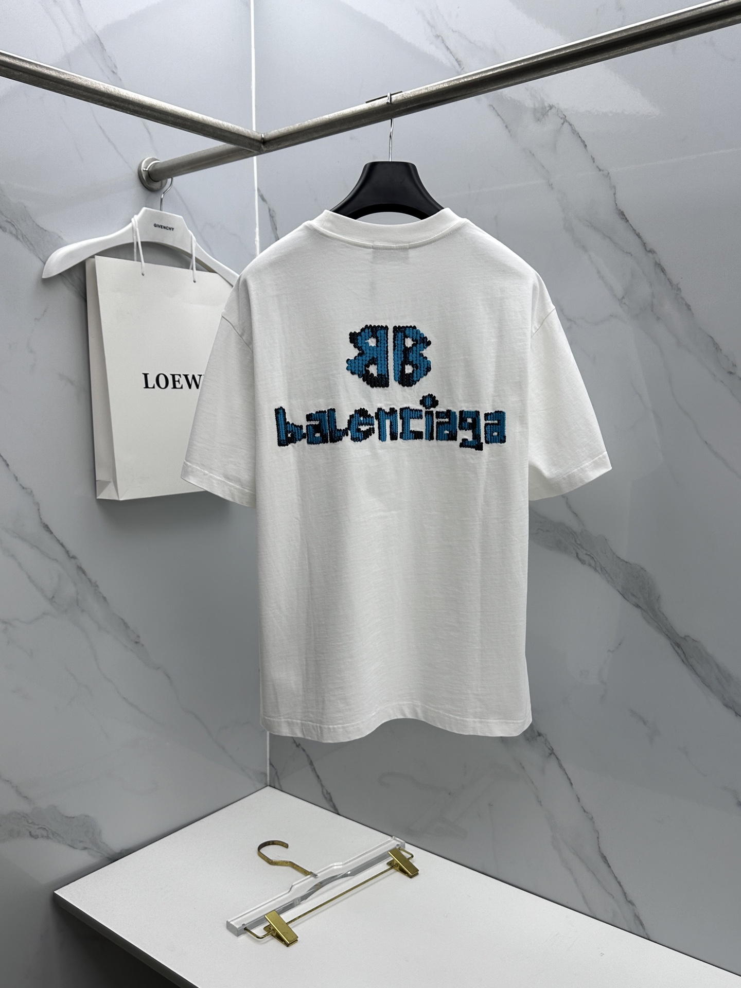 🆕Balenciaga巴黎世家 2026春夏新款简约刺绣短袖 双纱纯棉面料 logo字母刺绣 多元化搭配