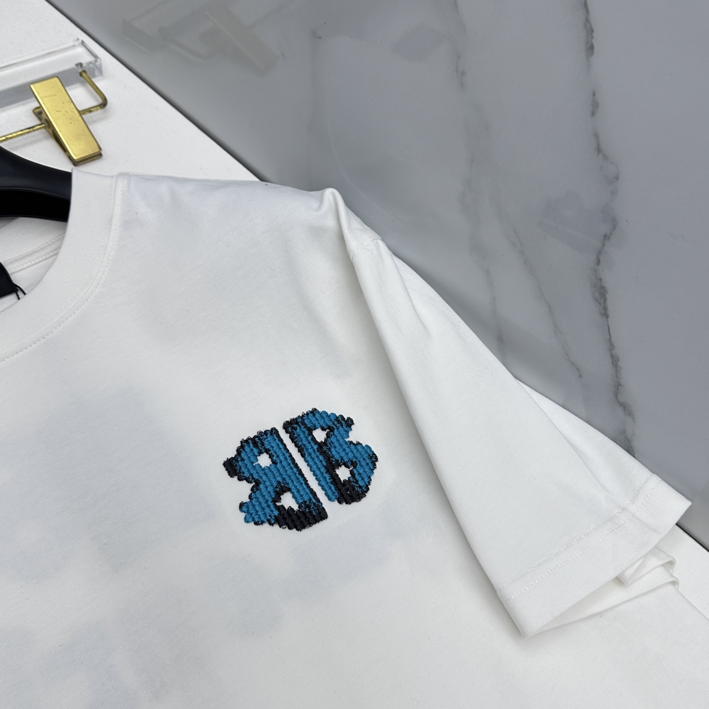 🆕Balenciaga巴黎世家 2026春夏新款简约刺绣短袖 双纱纯棉面料 logo字母刺绣 多元化搭配