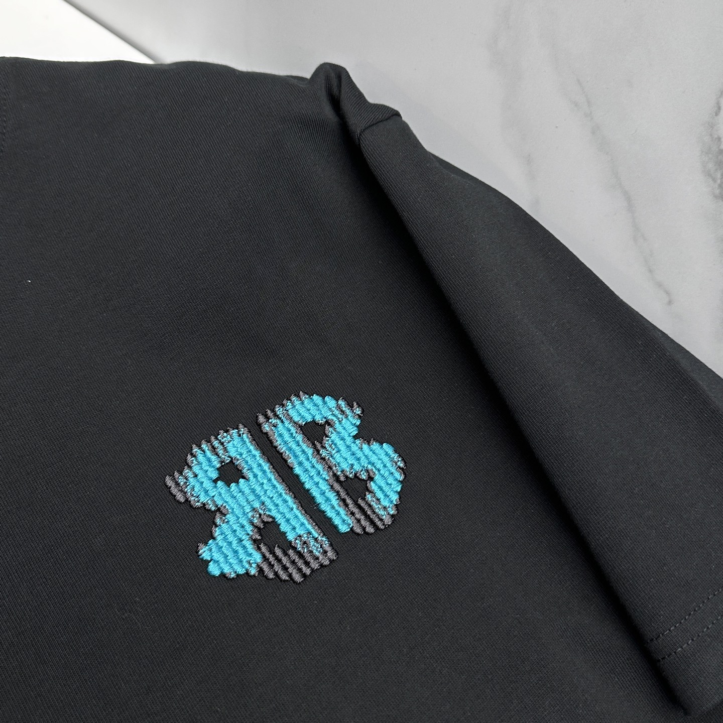 🆕Balenciaga巴黎世家 2026春夏新款简约刺绣短袖 双纱纯棉面料 logo字母刺绣 多元化搭配