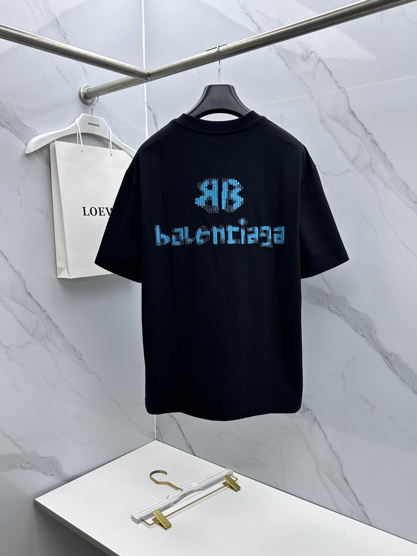 🆕Balenciaga巴黎世家 2026春夏新款简约刺绣短袖 双纱纯棉面料 logo字母刺绣 多元化搭配