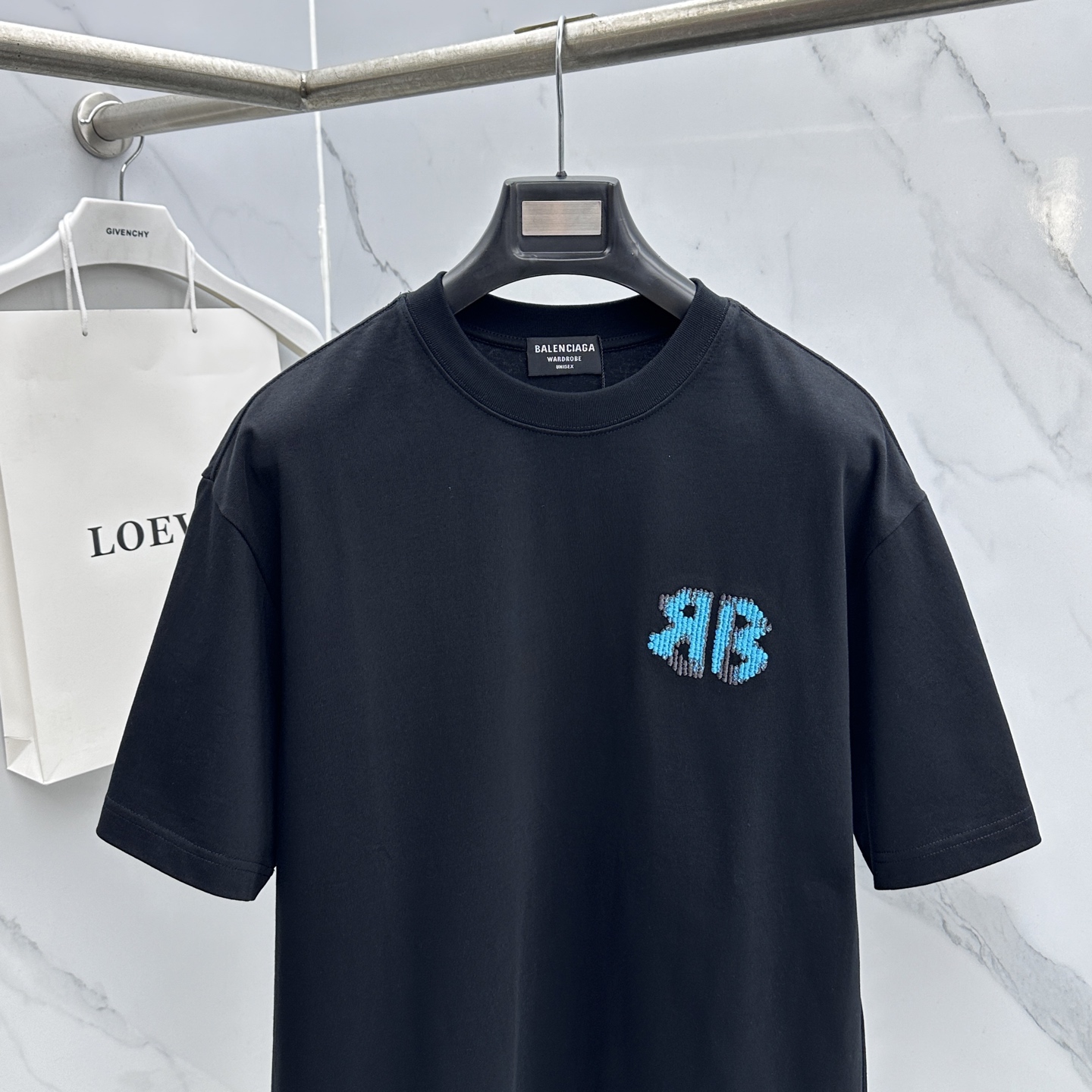 🆕Balenciaga巴黎世家 2026春夏新款简约刺绣短袖 双纱纯棉面料 logo字母刺绣 多元化搭配