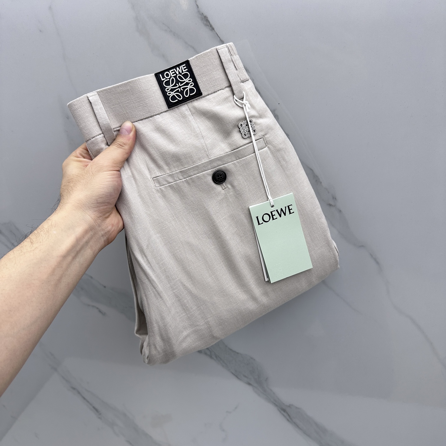 🆕LOEWE罗意威 26ss春夏新品休闲裤西裤，官网同步发售，定制棉麻面料，裤身工艺设计，客供辅料、柔软
