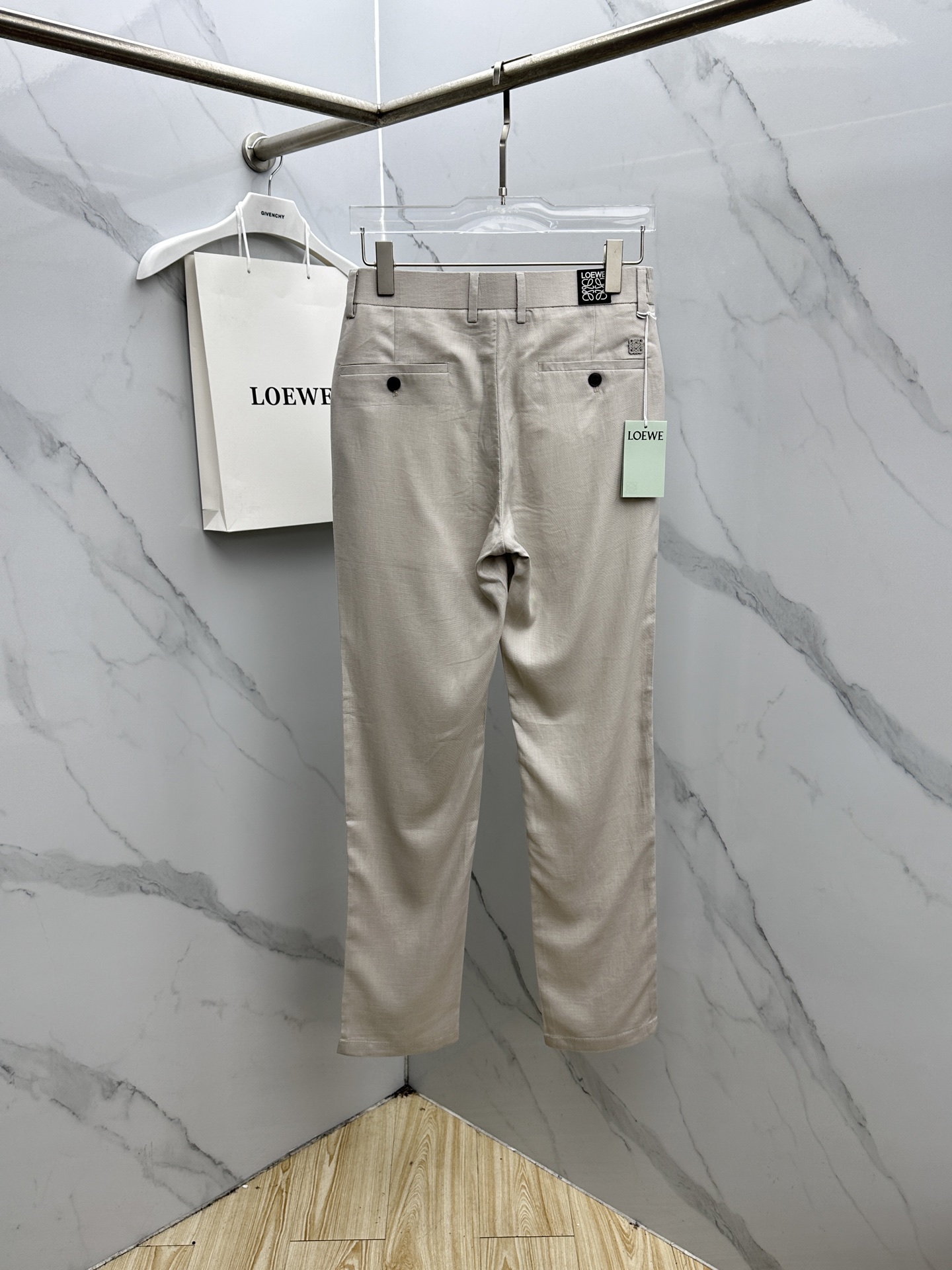 🆕LOEWE罗意威 26ss春夏新品休闲裤西裤，官网同步发售，定制棉麻面料，裤身工艺设计，客供辅料、柔软