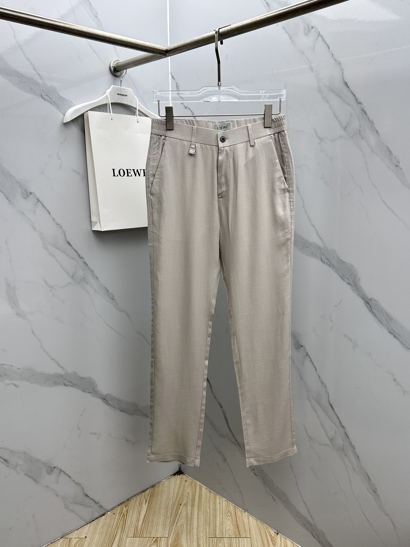 🆕LOEWE罗意威 26ss春夏新品休闲裤西裤，官网同步发售，定制棉麻面料，裤身工艺设计，客供辅料、柔软