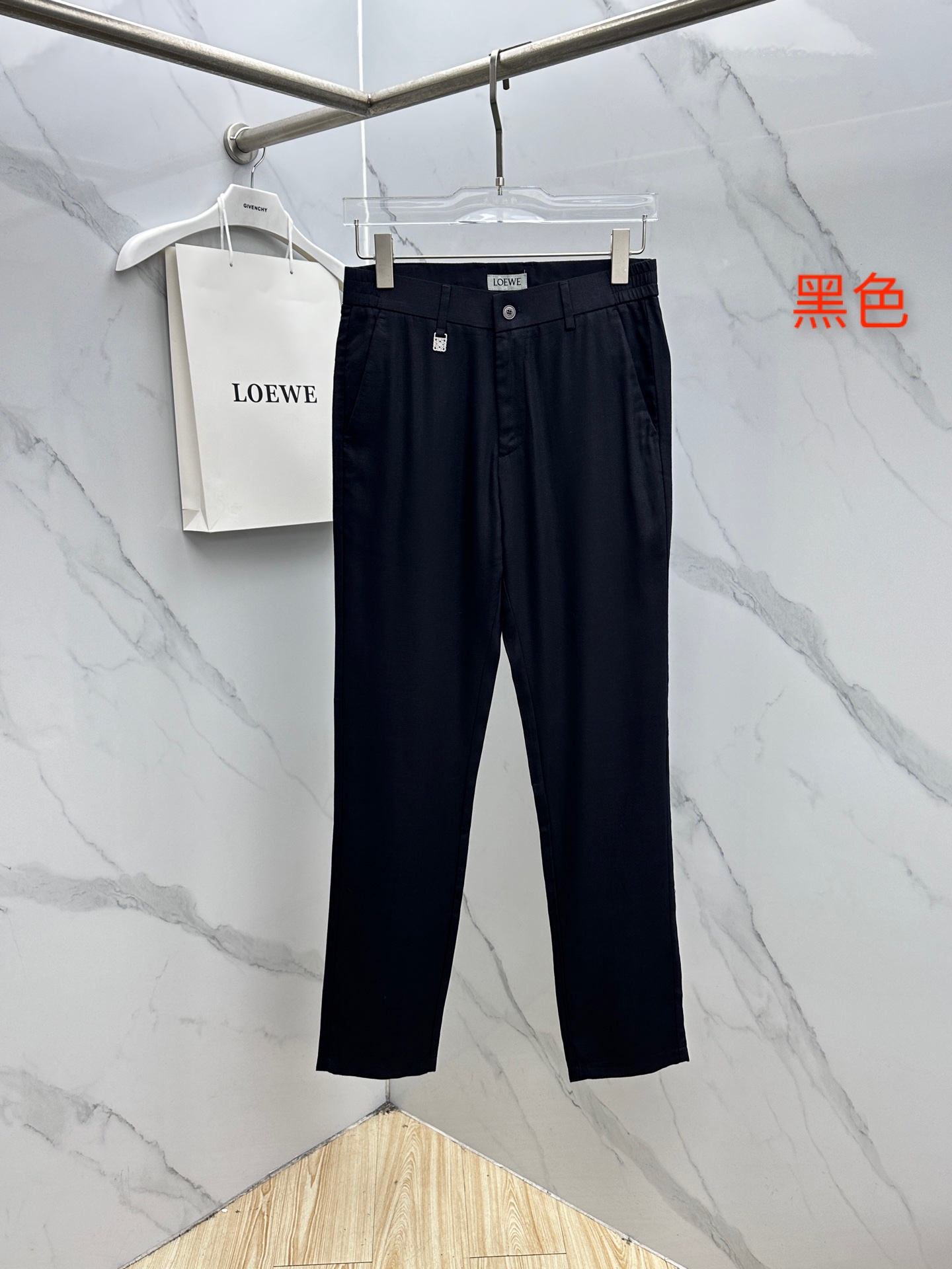 🆕LOEWE罗意威 26ss春夏新品休闲裤西裤，官网同步发售，定制棉麻面料，裤身工艺设计，客供辅料、柔软