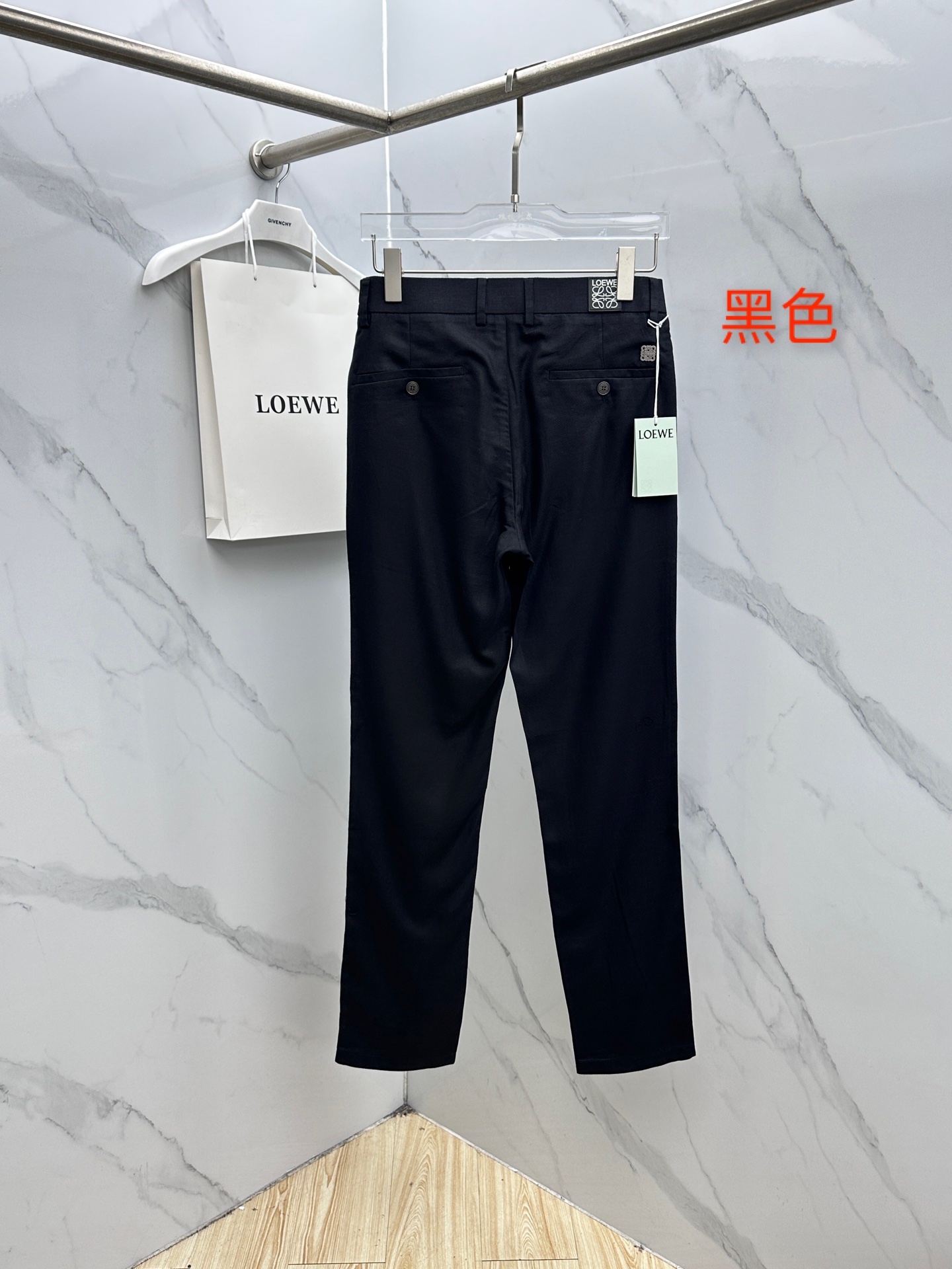 🆕LOEWE罗意威 26ss春夏新品休闲裤西裤，官网同步发售，定制棉麻面料，裤身工艺设计，客供辅料、柔软