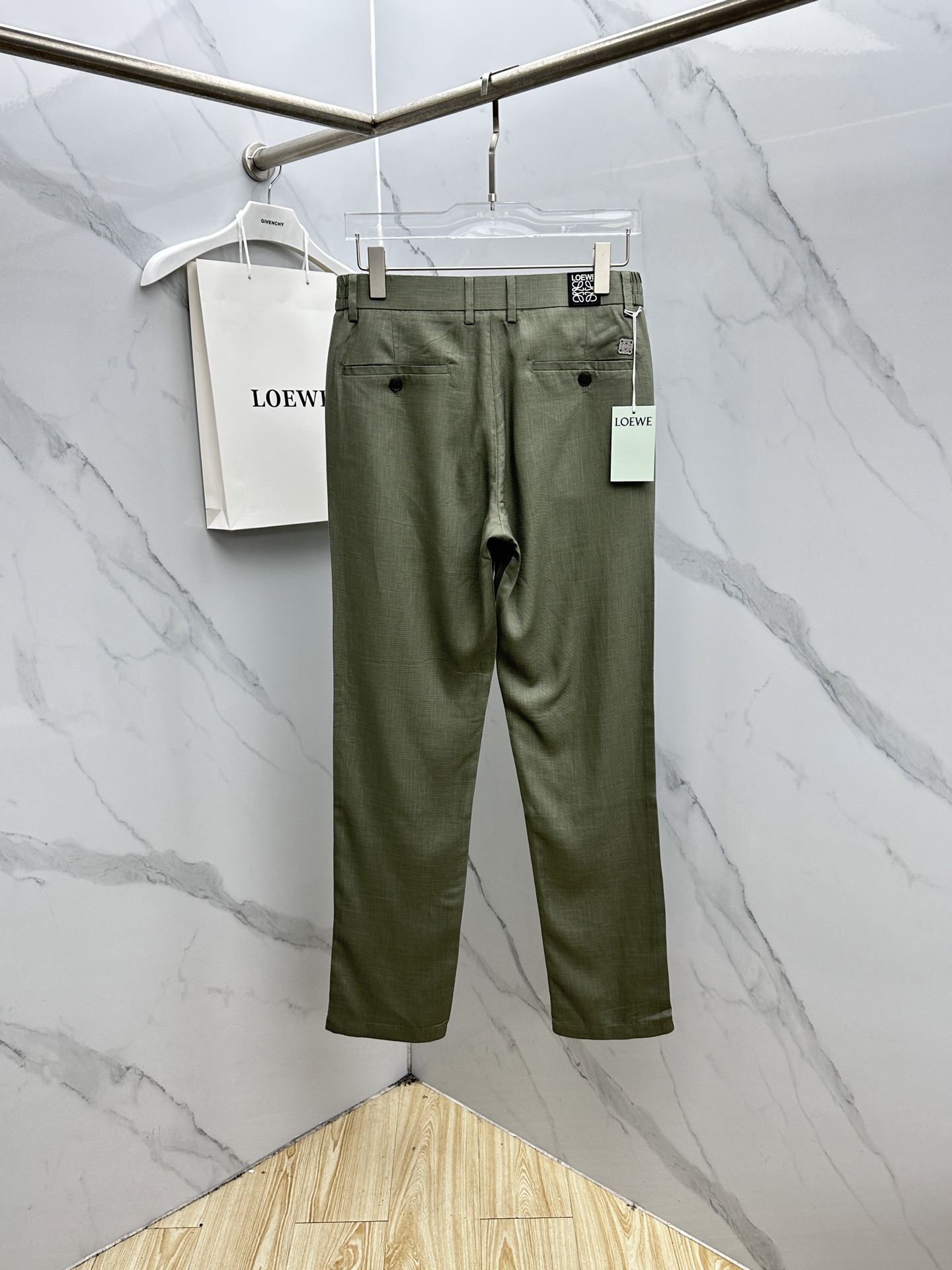 🆕LOEWE罗意威 26ss春夏新品休闲裤西裤，官网同步发售，定制棉麻面料，裤身工艺设计，客供辅料、柔软