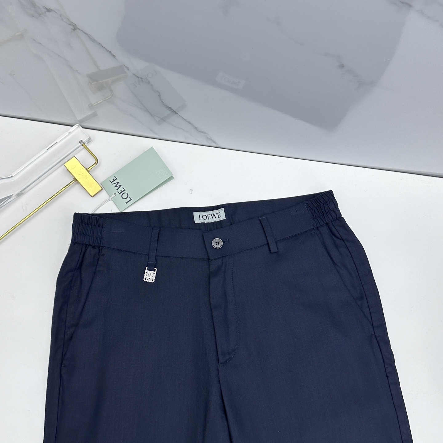 🆕LOEWE罗意威 26ss春夏新品休闲裤西裤，官网同步发售，定制棉麻面料，裤身工艺设计，客供辅料、柔软