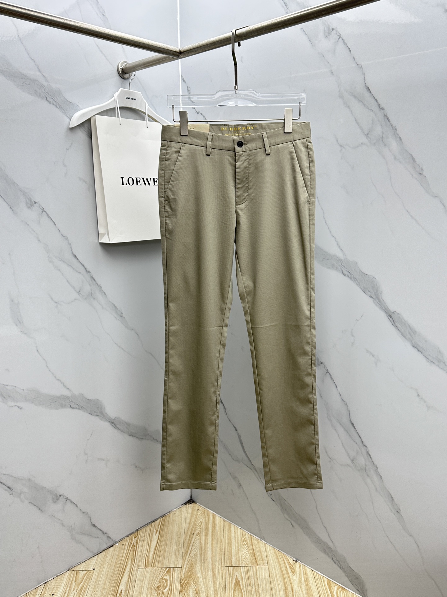 🆕Burberry巴宝莉 26ss春夏新品休闲裤西裤，官网同步发售，裤身工艺设计，客供辅料、高定面料，柔