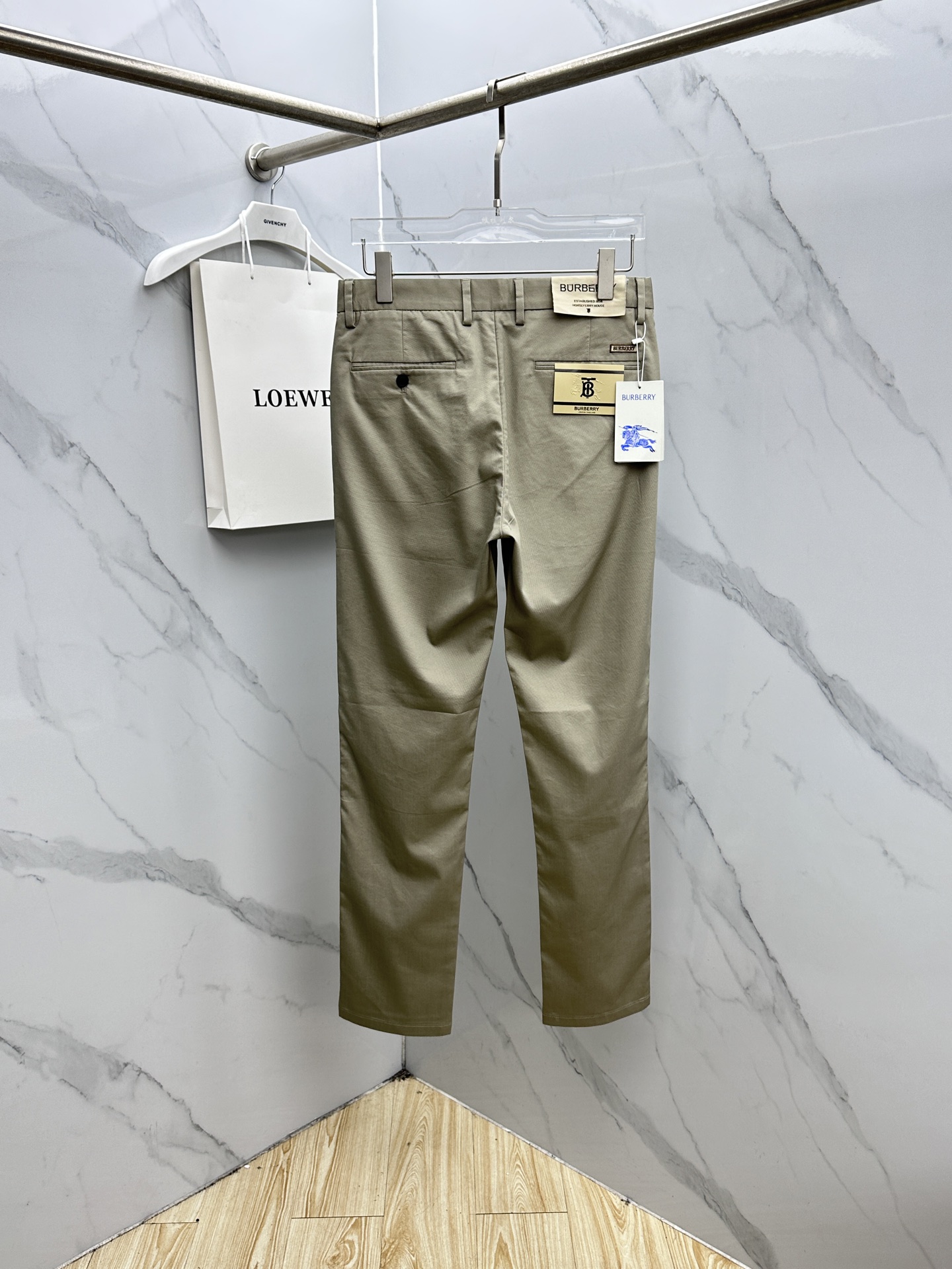 🆕Burberry巴宝莉 26ss春夏新品休闲裤西裤，官网同步发售，裤身工艺设计，客供辅料、高定面料，柔