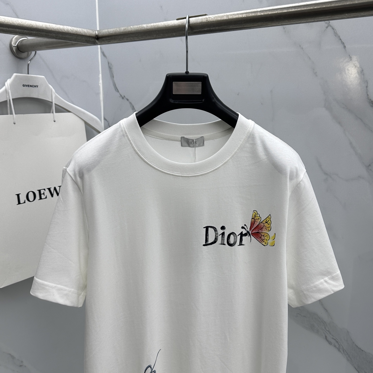 🆕Dior迪奥 2026春夏新款涂鸦手绘短袖 官网同款T恤 双纱纯棉面料 多元化搭配 迎合眼下时尚前沿的