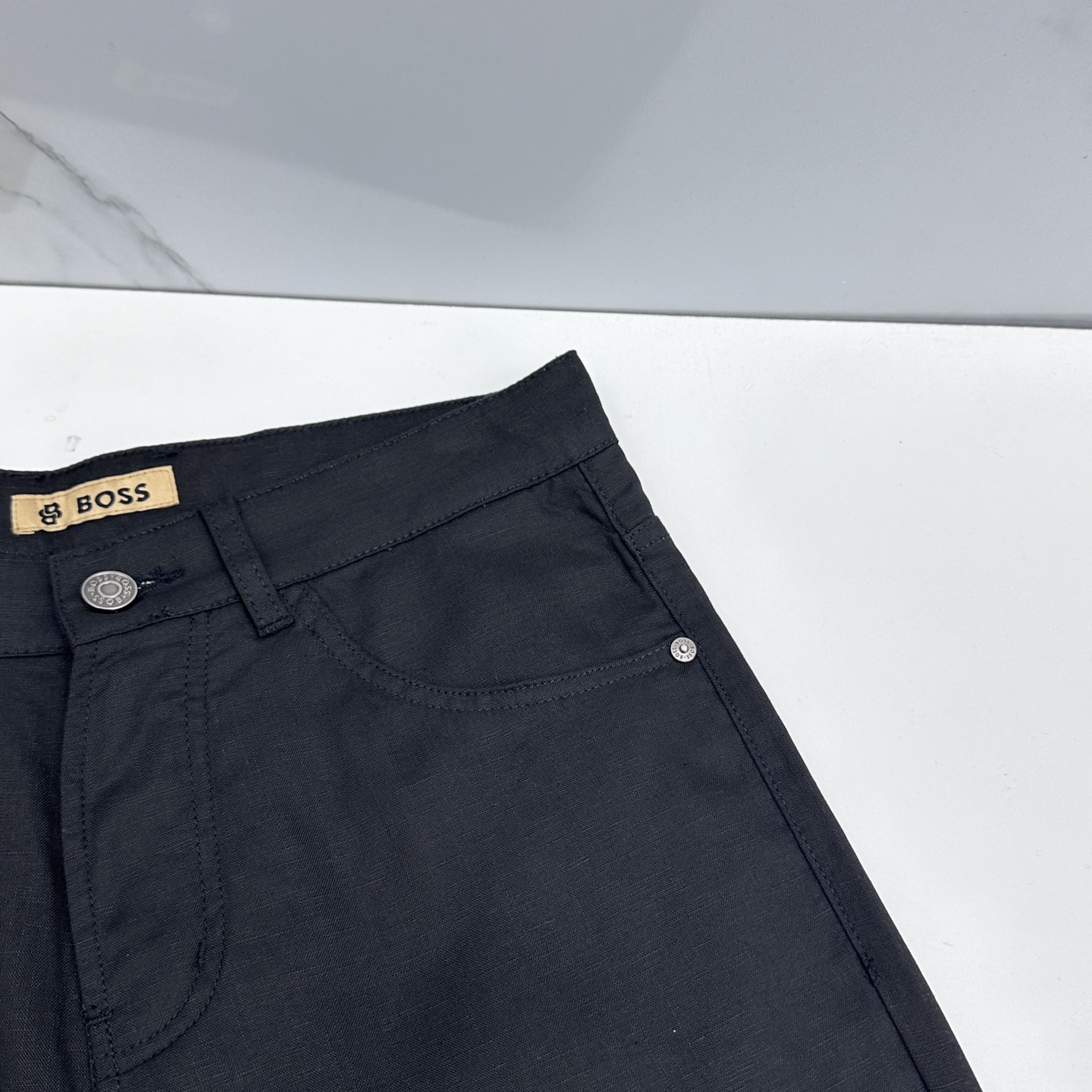 🆕BOSS 26ss春夏新品休闲裤西裤，官网同步发售，裤身工艺设计，客供亚麻辅料、高定面料，柔软丝滑，代