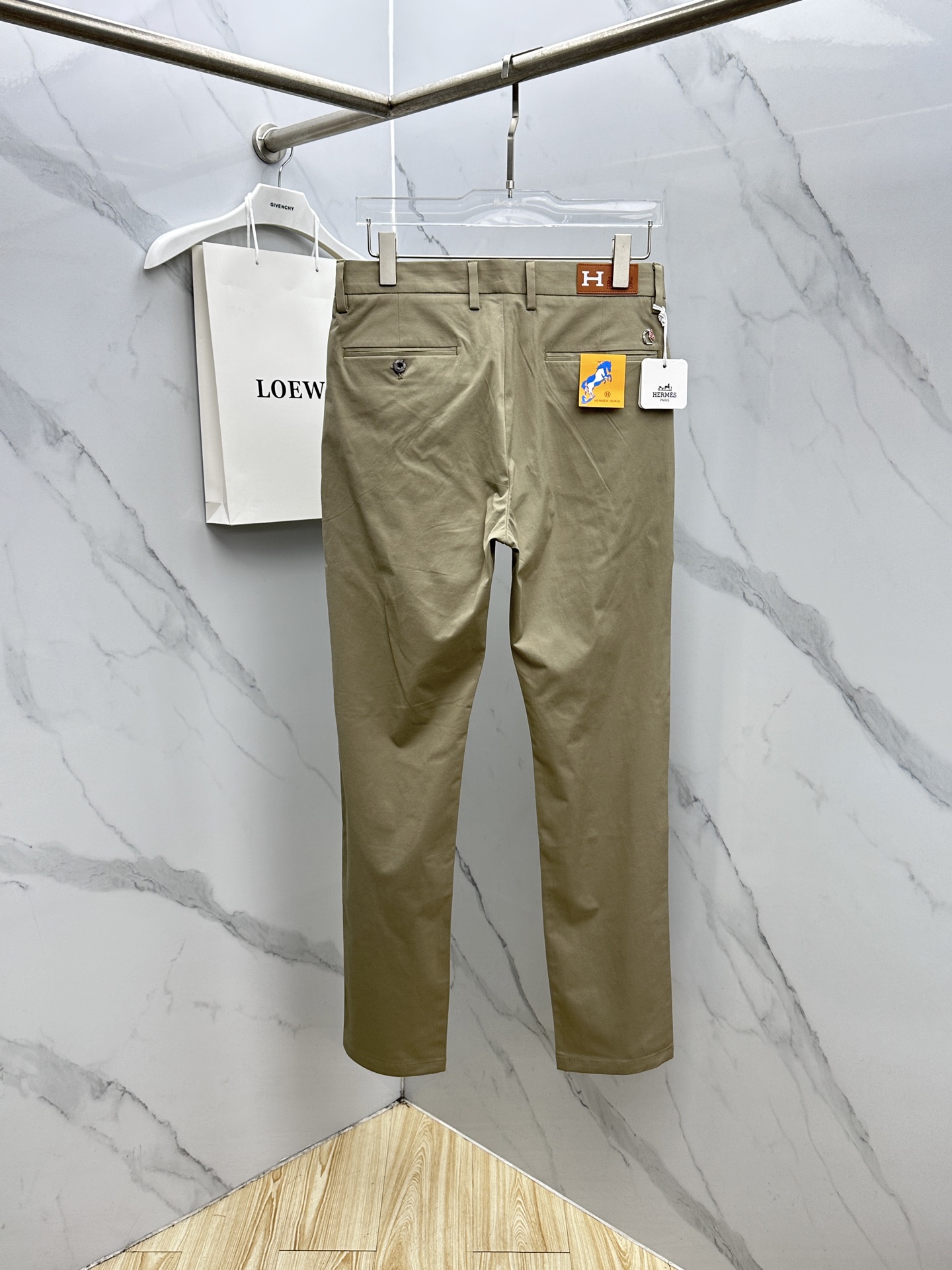 🆕Hermes爱马仕 26ss春夏新品休闲裤西裤，官网同步发售，裤身工艺设计，客供辅料、高定面料，柔软丝