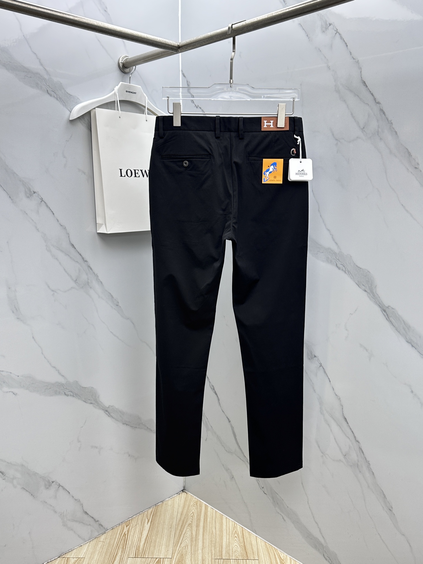 🆕Hermes爱马仕 26ss春夏新品休闲裤西裤，官网同步发售，裤身工艺设计，客供辅料、高定面料，柔软丝