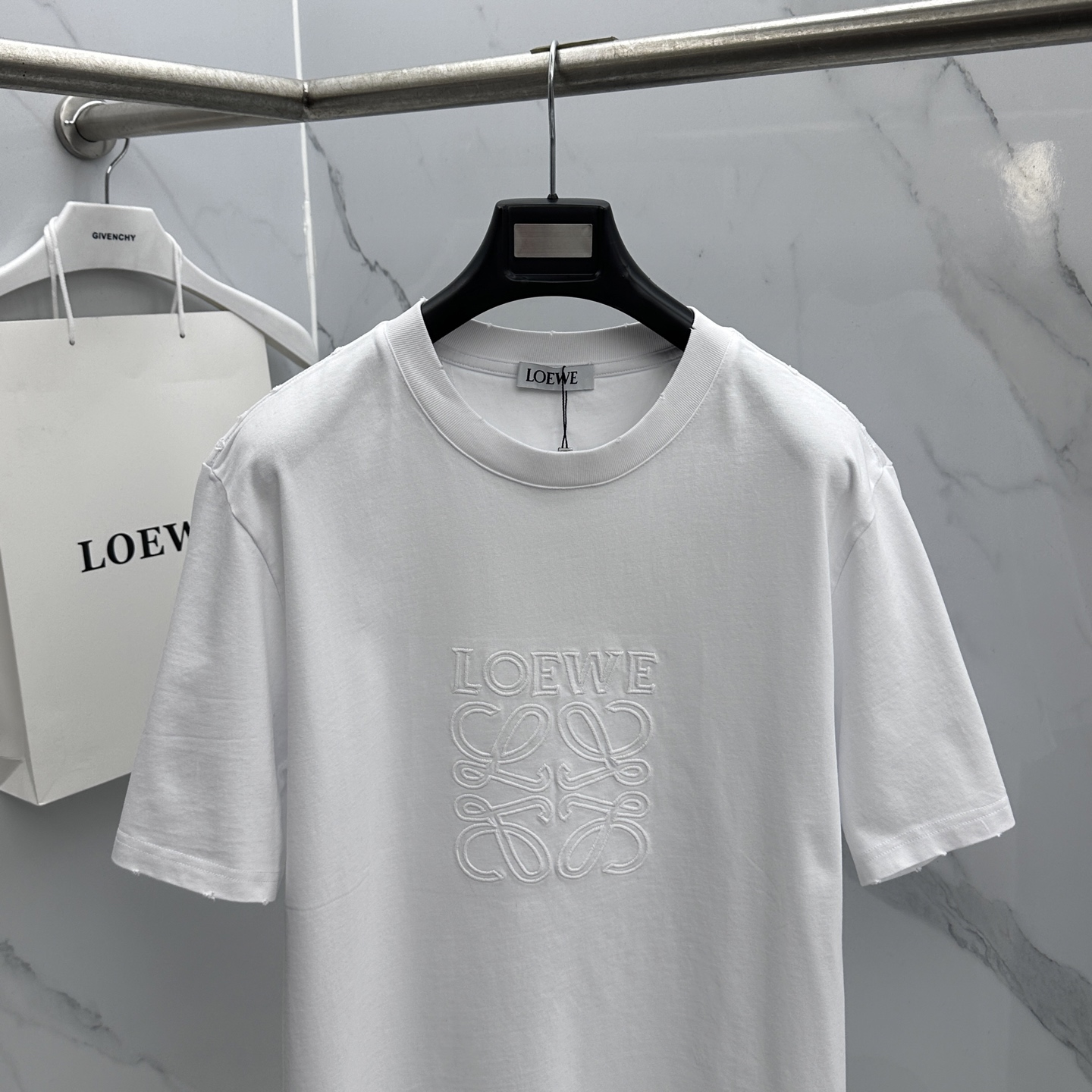 🆕LOEWE罗意威 2026春夏新款短袖 官网同款T恤，双纱纯棉面料 多元化搭配 迎合眼下时尚前沿的创新