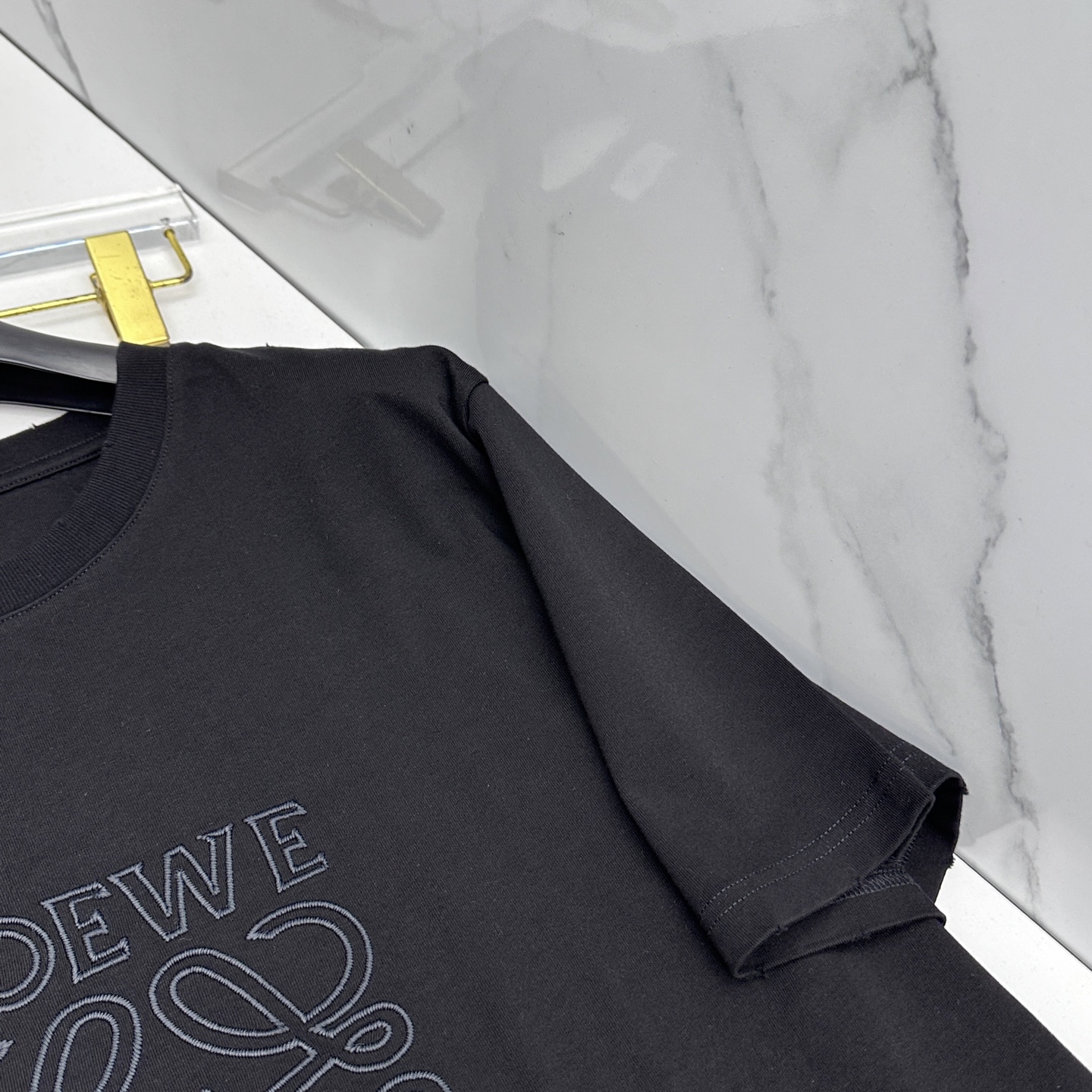 🆕LOEWE罗意威 2026春夏新款短袖 官网同款T恤，双纱纯棉面料 多元化搭配 迎合眼下时尚前沿的创新
