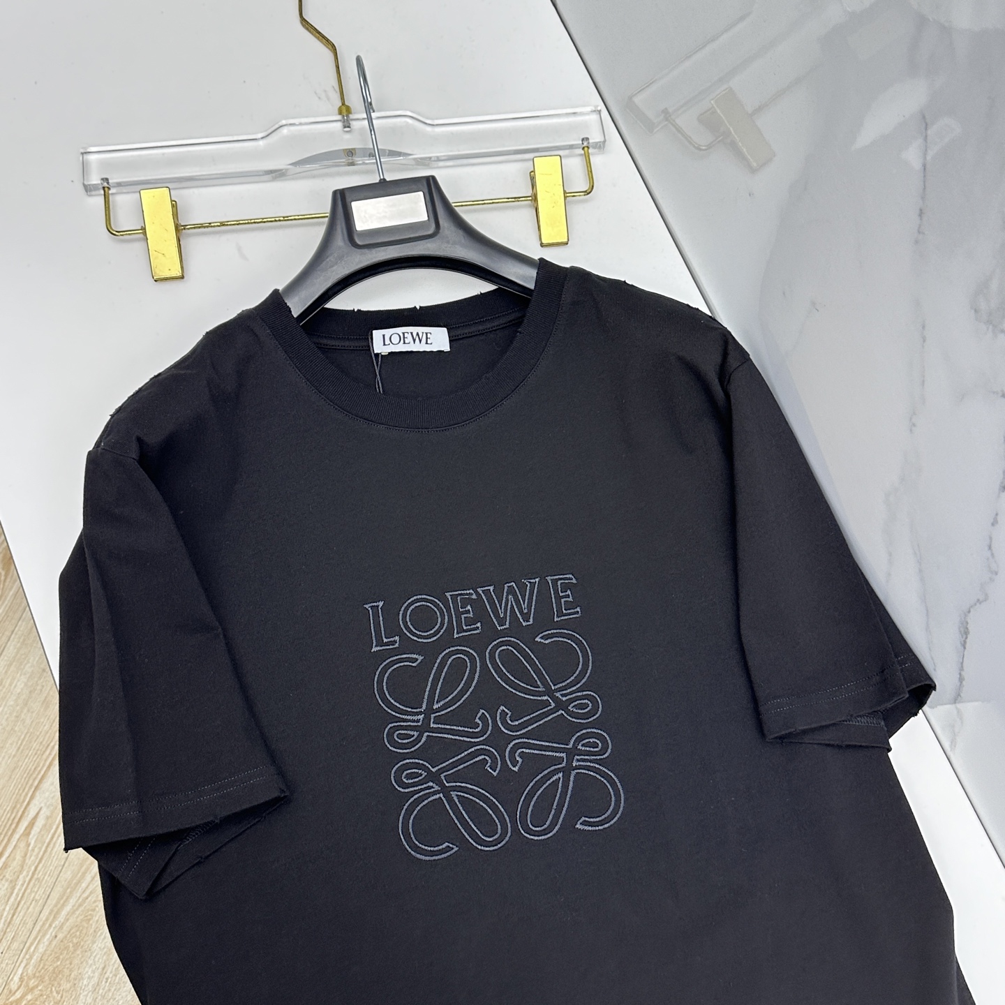 🆕LOEWE罗意威 2026春夏新款短袖 官网同款T恤，双纱纯棉面料 多元化搭配 迎合眼下时尚前沿的创新