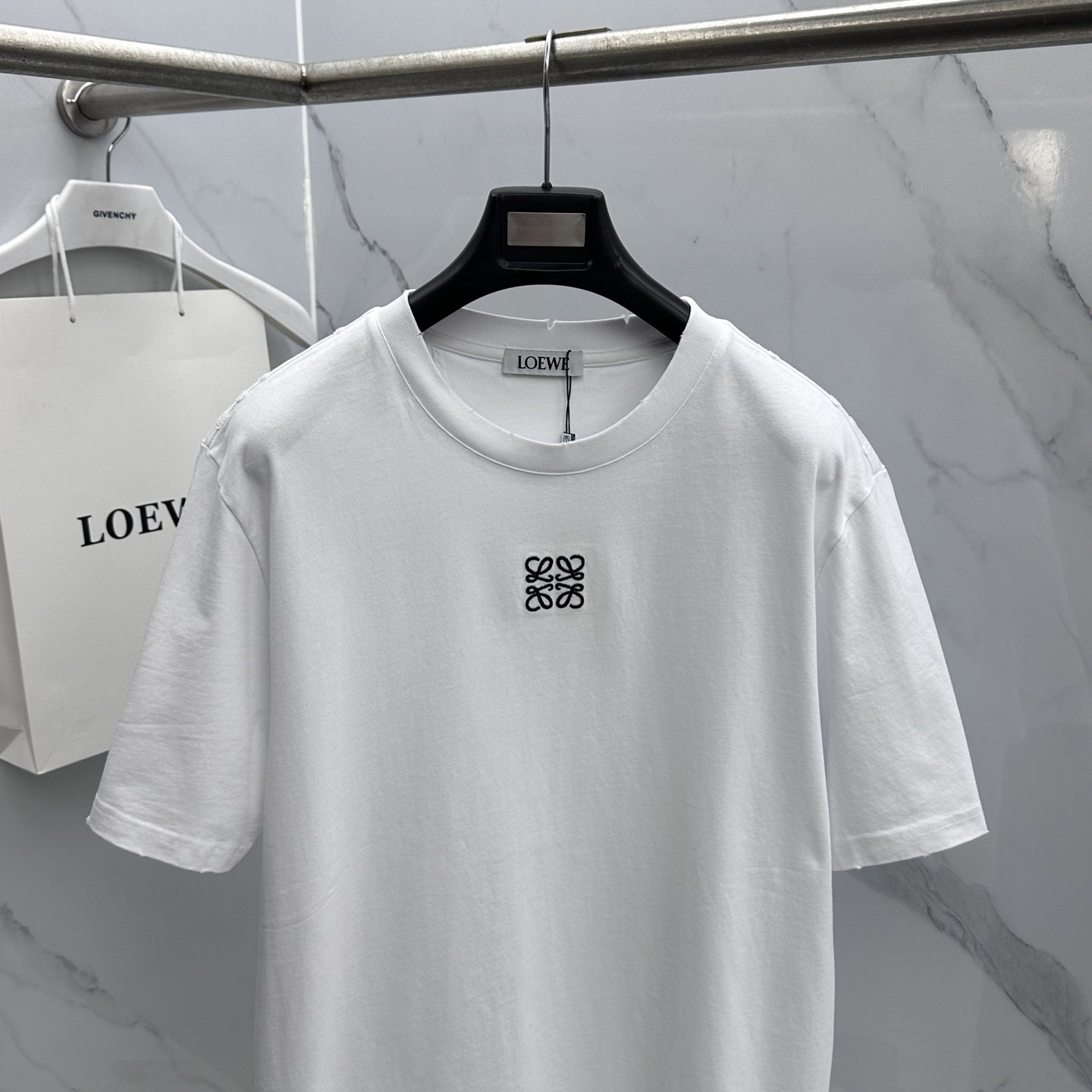 🆕LOEWE罗意威 2026春夏新款短袖 官网同款T恤，双纱纯棉面料 多元化搭配 迎合眼下时尚前沿的创新