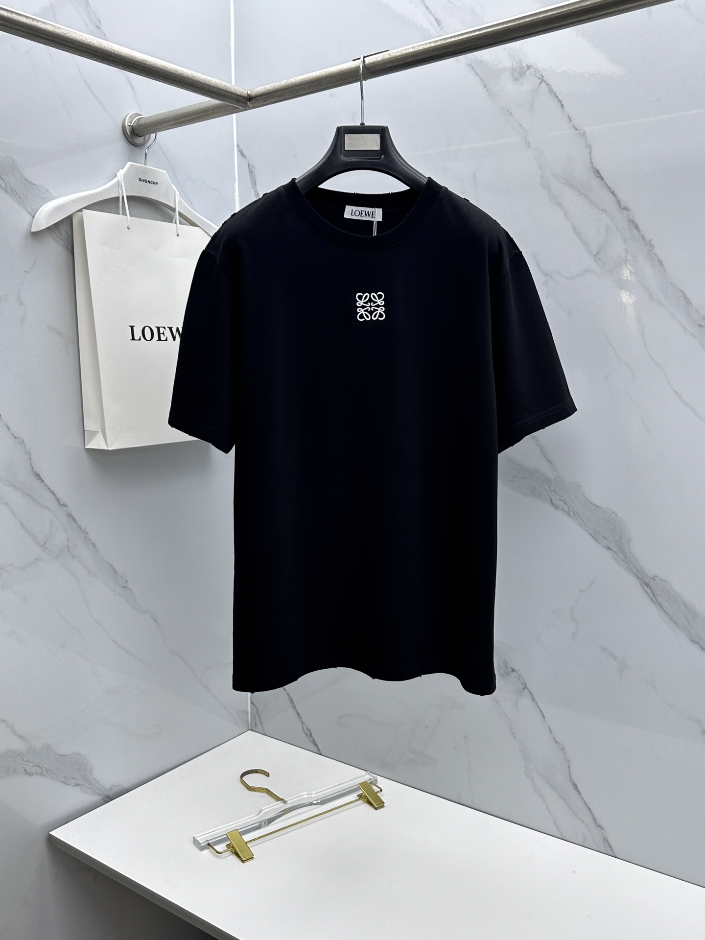 🆕LOEWE罗意威 2026春夏新款短袖 官网同款T恤，双纱纯棉面料 多元化搭配 迎合眼下时尚前沿的创新