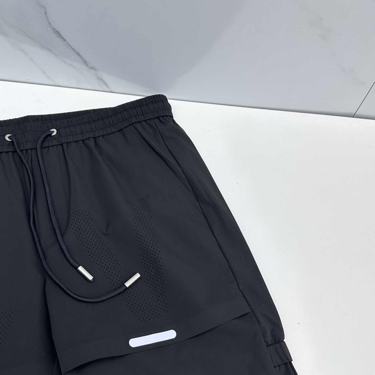 🆕LV路易威登 26ss春夏专供新款休闲裤 高端版本！定制面料 透气舒适度高，细节无可挑剔，品牌元素设计