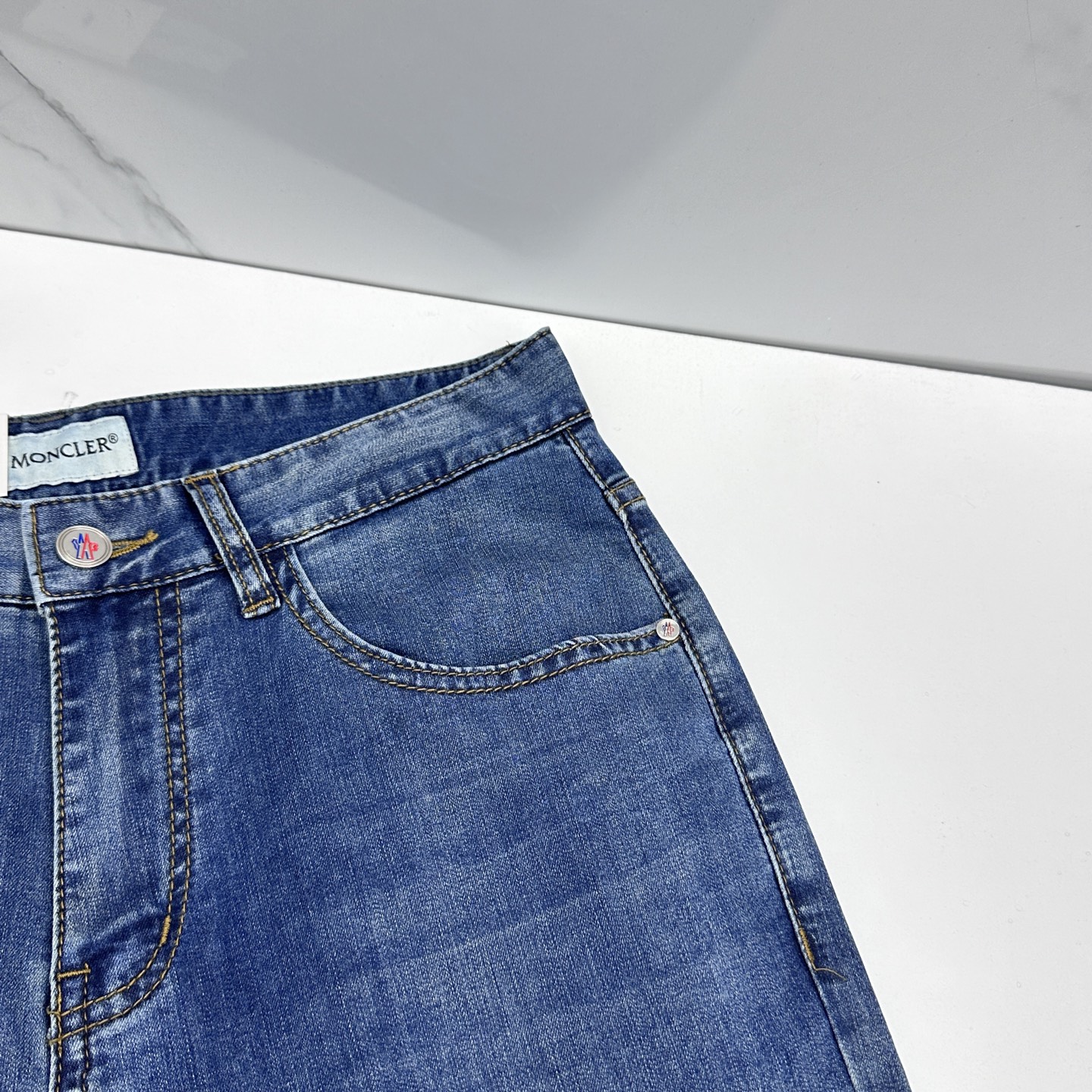 🆕Moncler蒙口 🔥高端定制、26早春新款薄款牛仔裤 柜台同步发售 原版定制复刻 客供五金辅料 原单