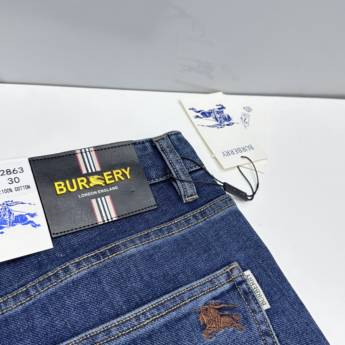 🆕Burberry巴宝莉 🔥高端定制、26早春新款薄款牛仔裤 柜台同步发售 原版定制复刻 客供五金辅料 