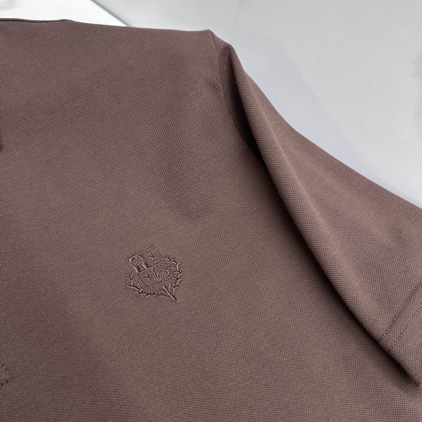 🆕Loro piana 春夏新款翻领Polo衫短袖T恤翻领商务 简洁时尚百搭 胸口小绣花 螺纹针织领口 