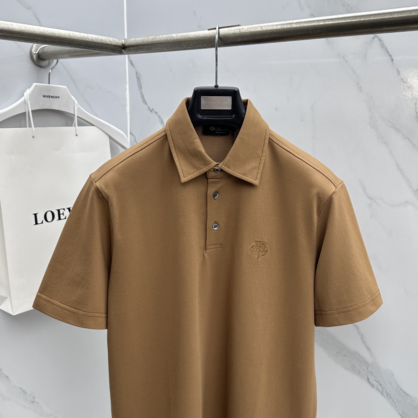 🆕Loro piana 春夏新款翻领Polo衫短袖T恤翻领商务 简洁时尚百搭 胸口小绣花 螺纹针织领口 