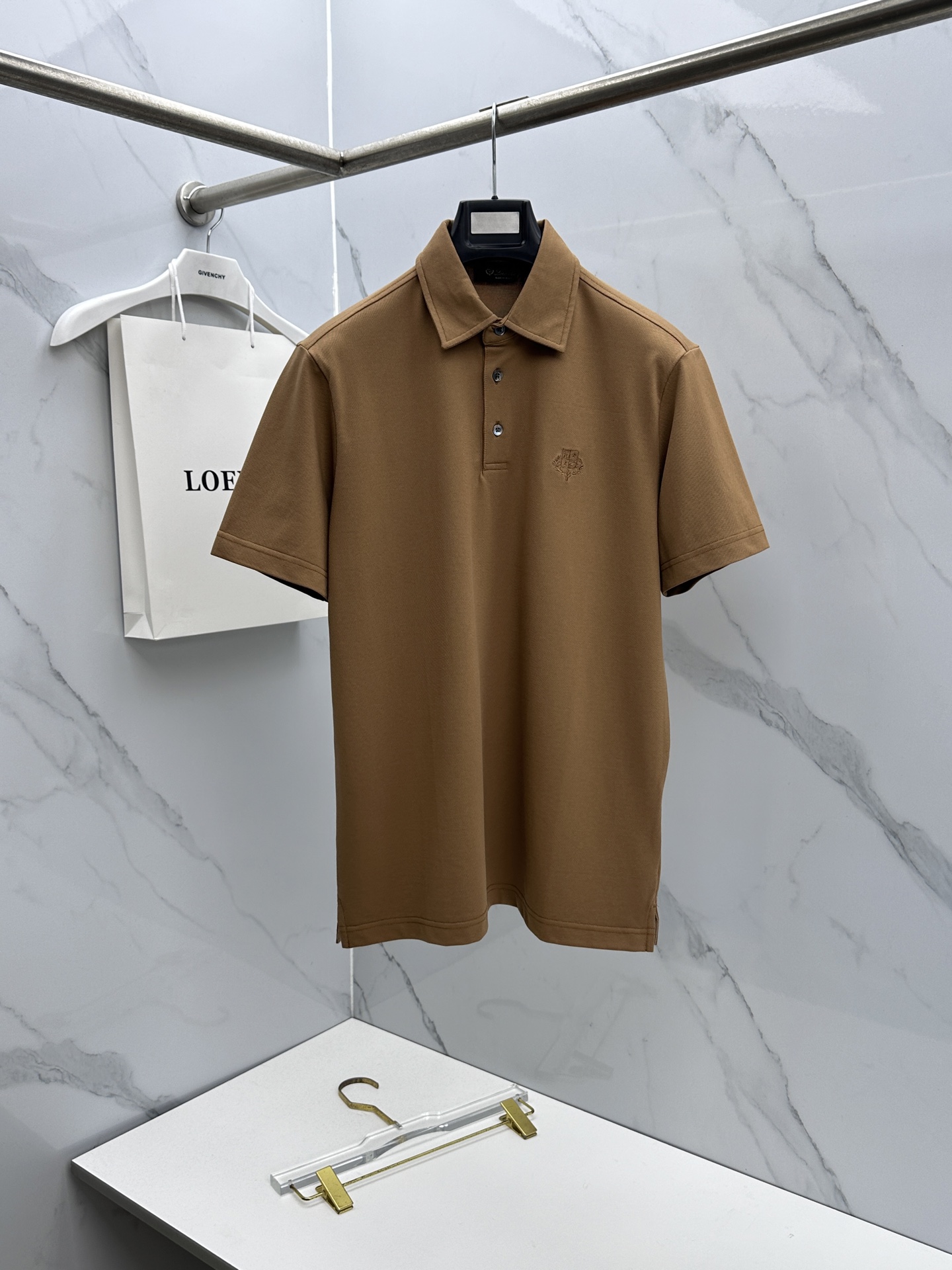 🆕Loro piana 春夏新款翻领Polo衫短袖T恤翻领商务 简洁时尚百搭 胸口小绣花 螺纹针织领口 
