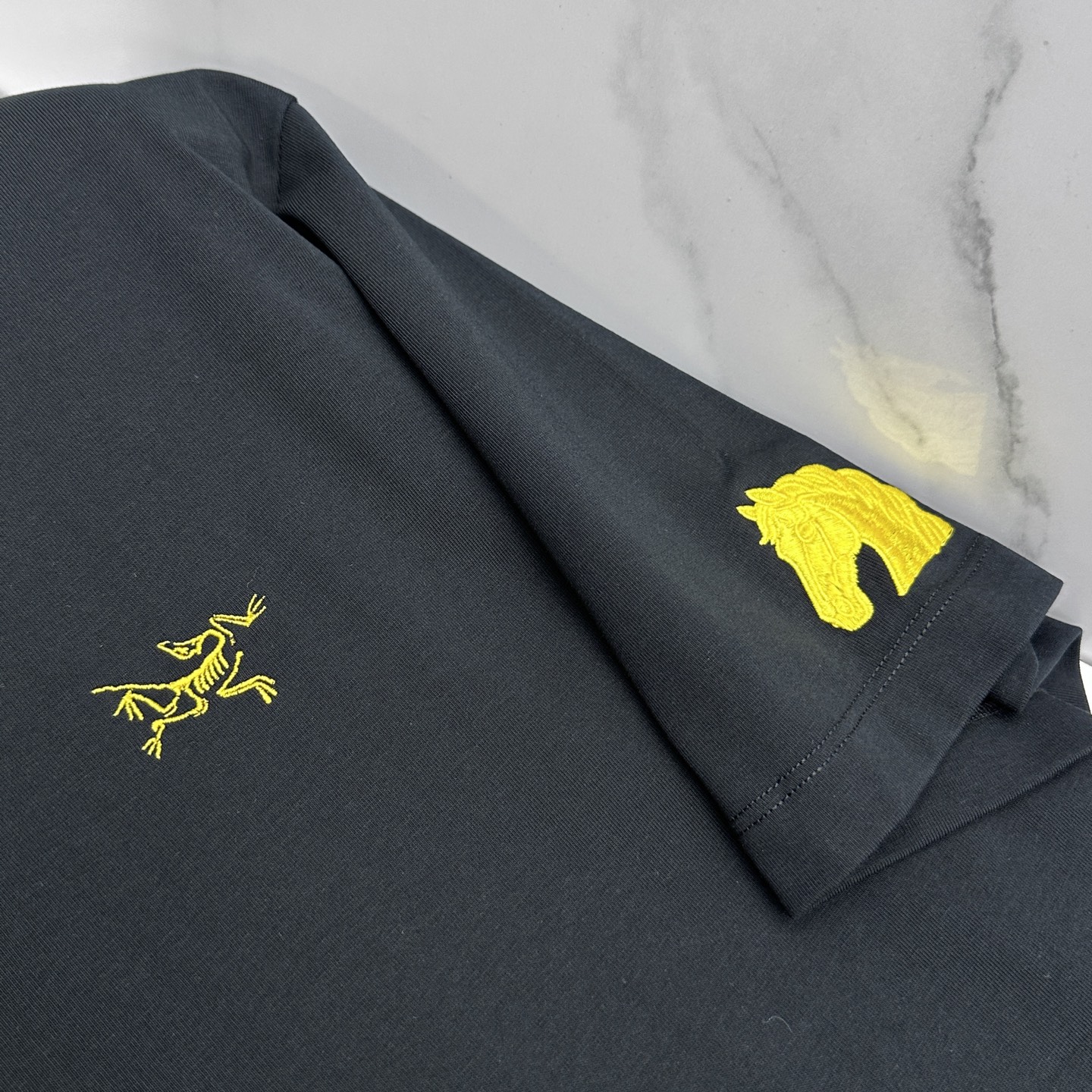 🆕ARCTERYX始祖鸟 新款首发专柜最新款短袖圆领T恤 高端订制 胸前品牌logo重工艺设计 高端长绒