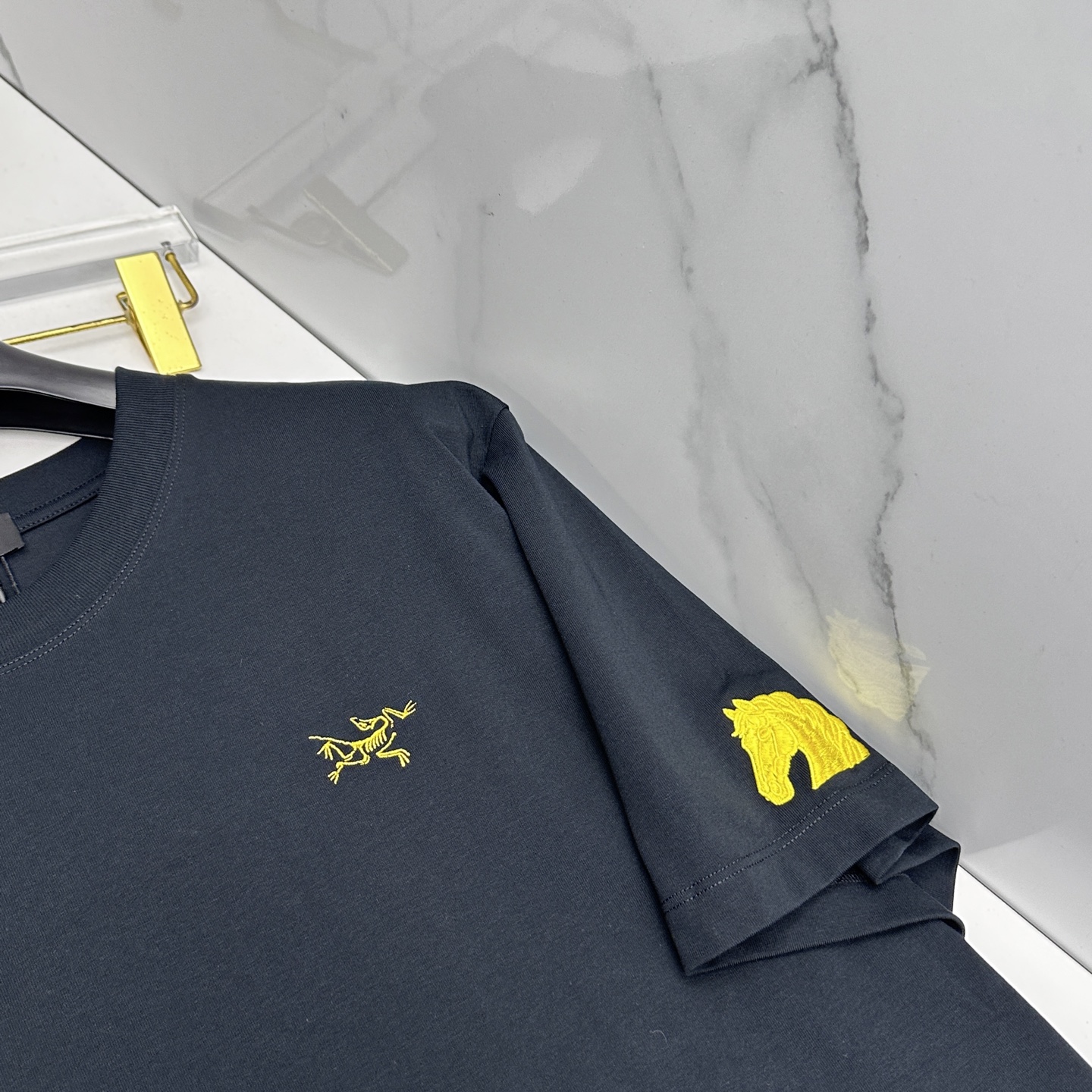 🆕ARCTERYX始祖鸟 新款首发专柜最新款短袖圆领T恤 高端订制 胸前品牌logo重工艺设计 高端长绒