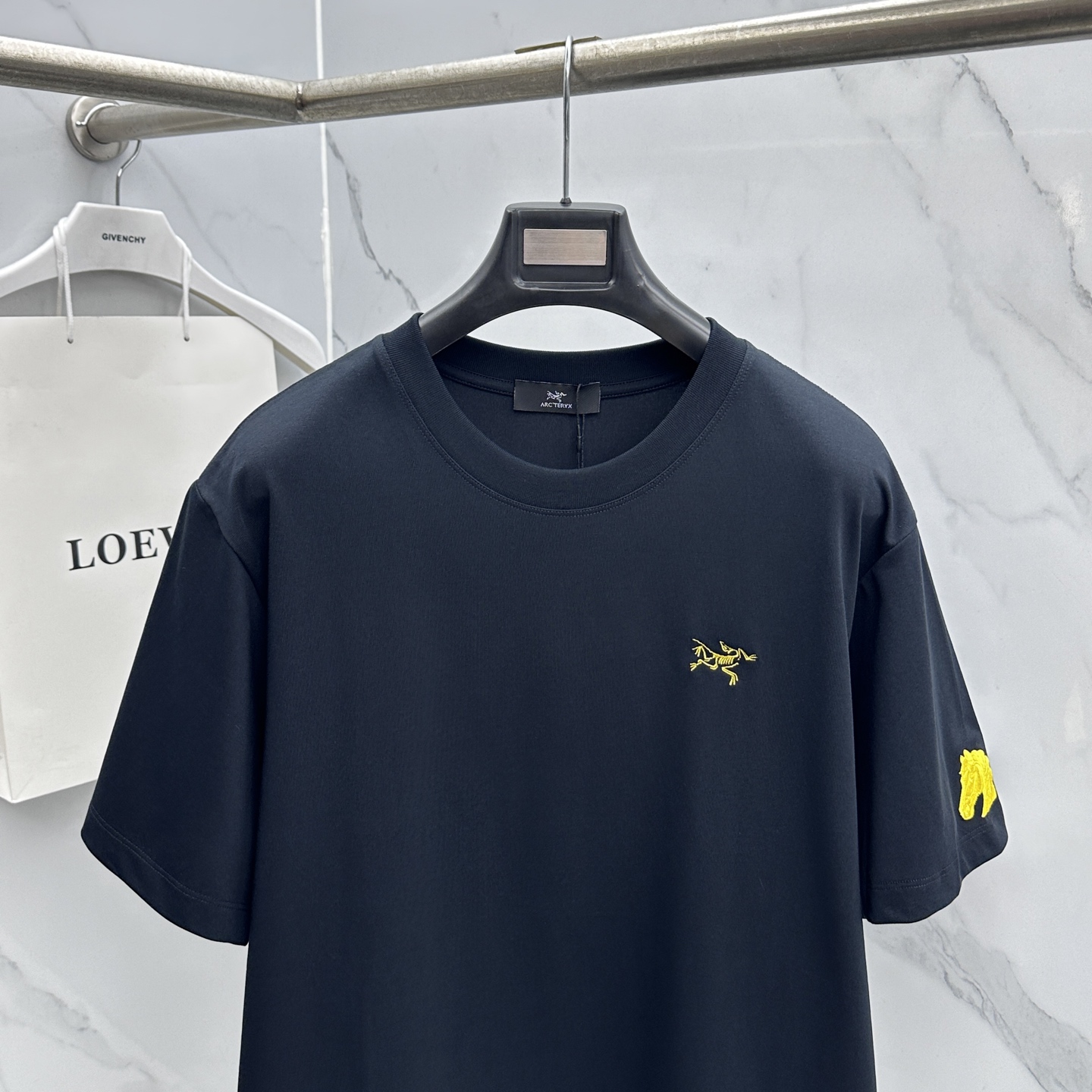 🆕ARCTERYX始祖鸟 新款首发专柜最新款短袖圆领T恤 高端订制 胸前品牌logo重工艺设计 高端长绒