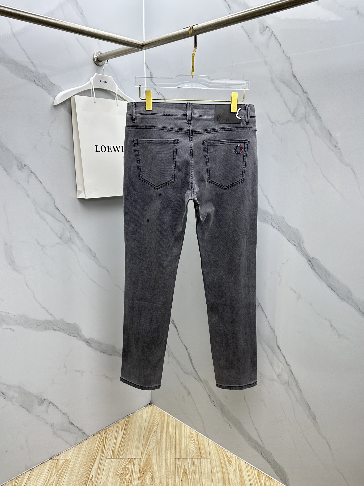 🆕Moncler蒙口 🔥高端定制、26春季最新款洗水牛仔裤 柜台同步发售 原版定制复刻 客供定制辅料 原