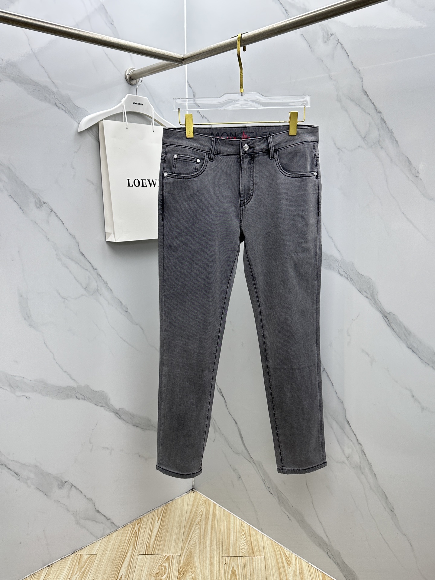 🆕Moncler蒙口 🔥高端定制、26春季最新款洗水牛仔裤 柜台同步发售 原版定制复刻 客供定制辅料 原