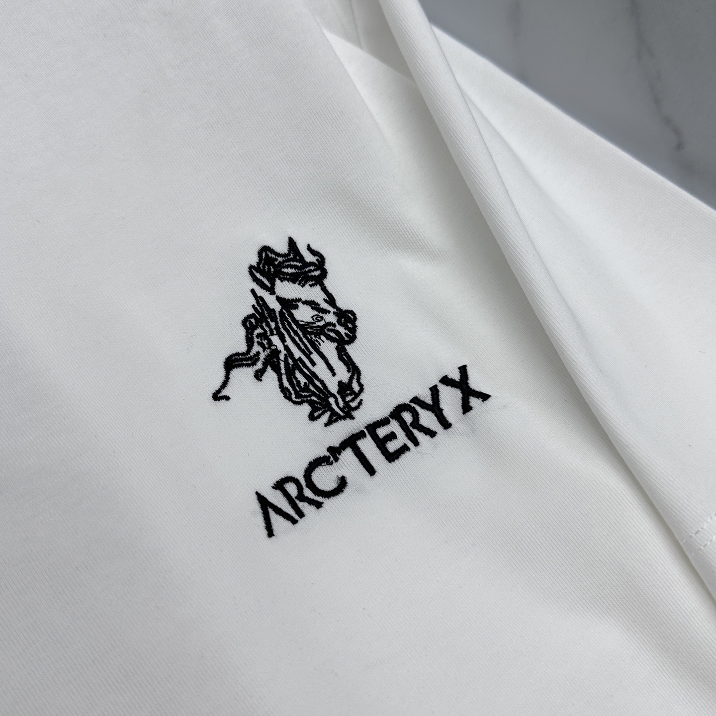 🆕ARCTERYX始祖鸟 新款首发专柜最新款短袖圆领T恤 高端订制 胸前品牌logo重工艺设计 高端长绒