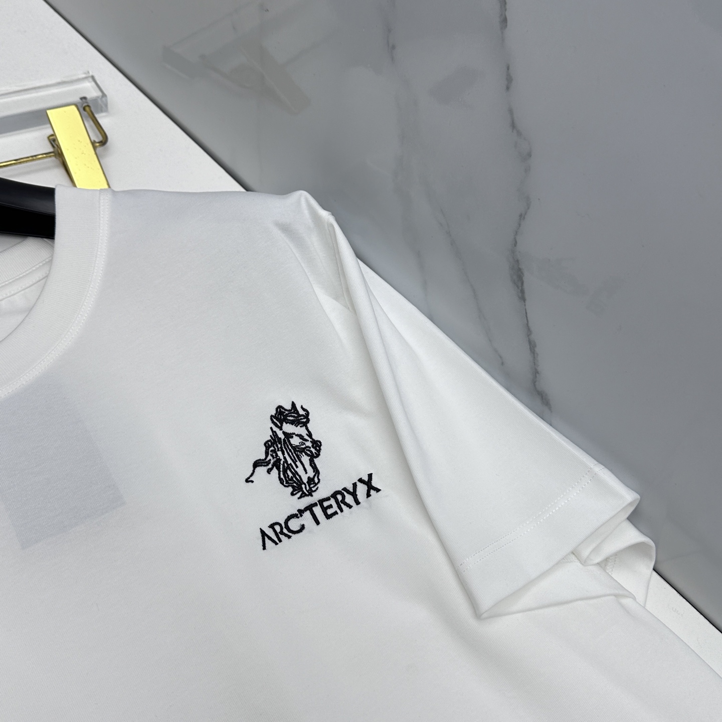 🆕ARCTERYX始祖鸟 新款首发专柜最新款短袖圆领T恤 高端订制 胸前品牌logo重工艺设计 高端长绒