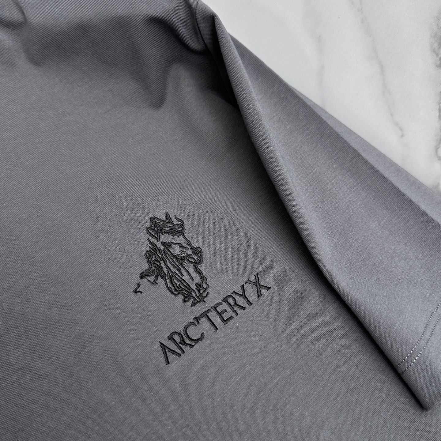 🆕ARCTERYX始祖鸟 新款首发专柜最新款短袖圆领T恤 高端订制 胸前品牌logo重工艺设计 高端长绒