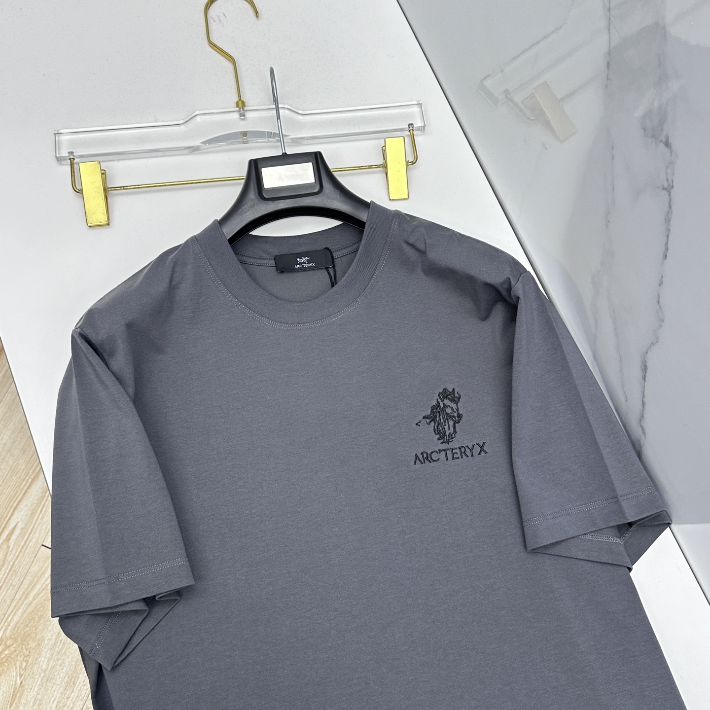 🆕ARCTERYX始祖鸟 新款首发专柜最新款短袖圆领T恤 高端订制 胸前品牌logo重工艺设计 高端长绒