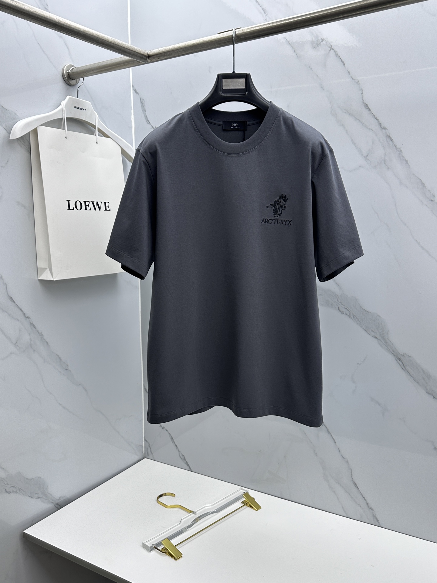 🆕ARCTERYX始祖鸟 新款首发专柜最新款短袖圆领T恤 高端订制 胸前品牌logo重工艺设计 高端长绒